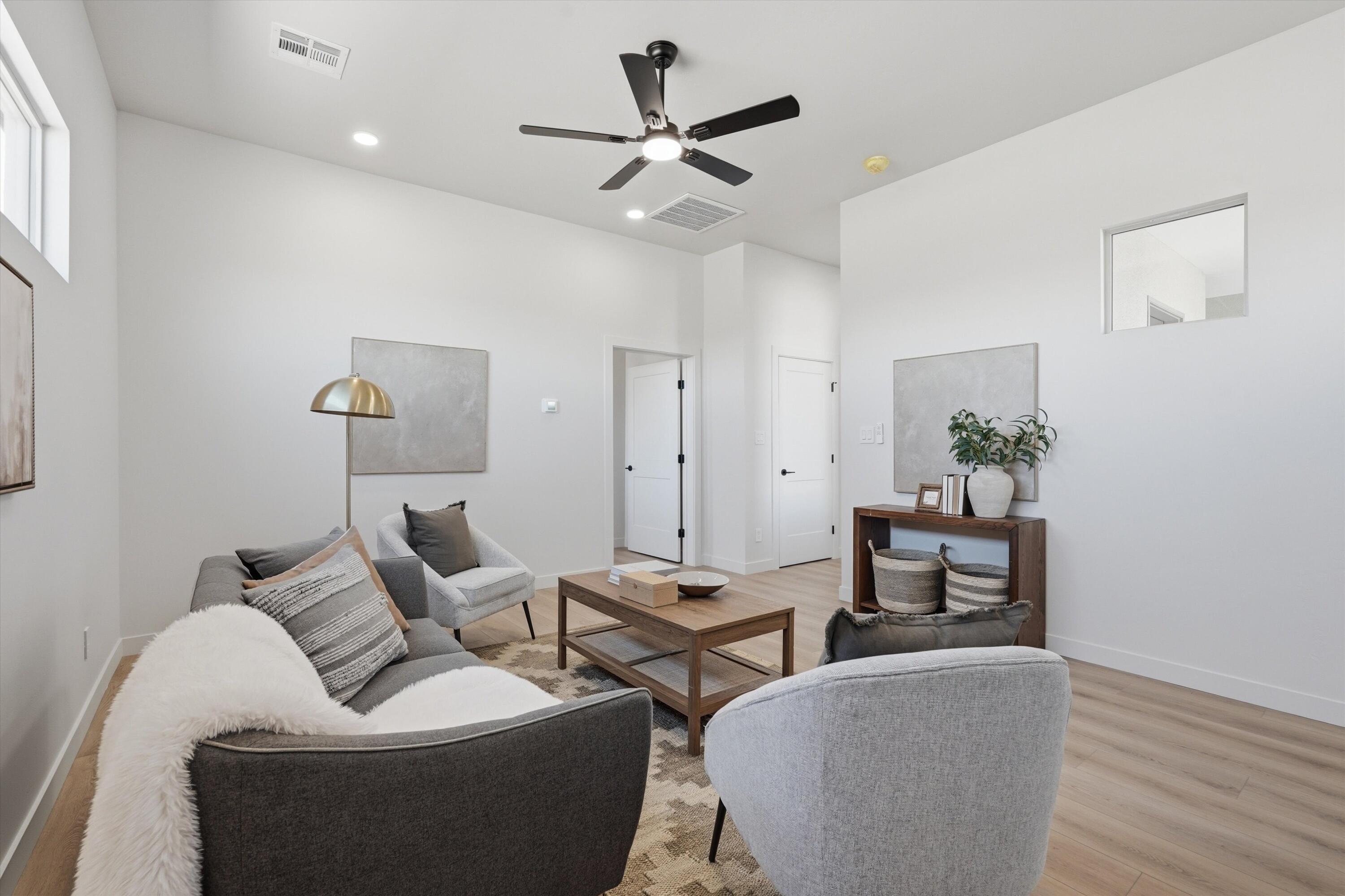 Photo 16 — 2608 Abrazo Road NE