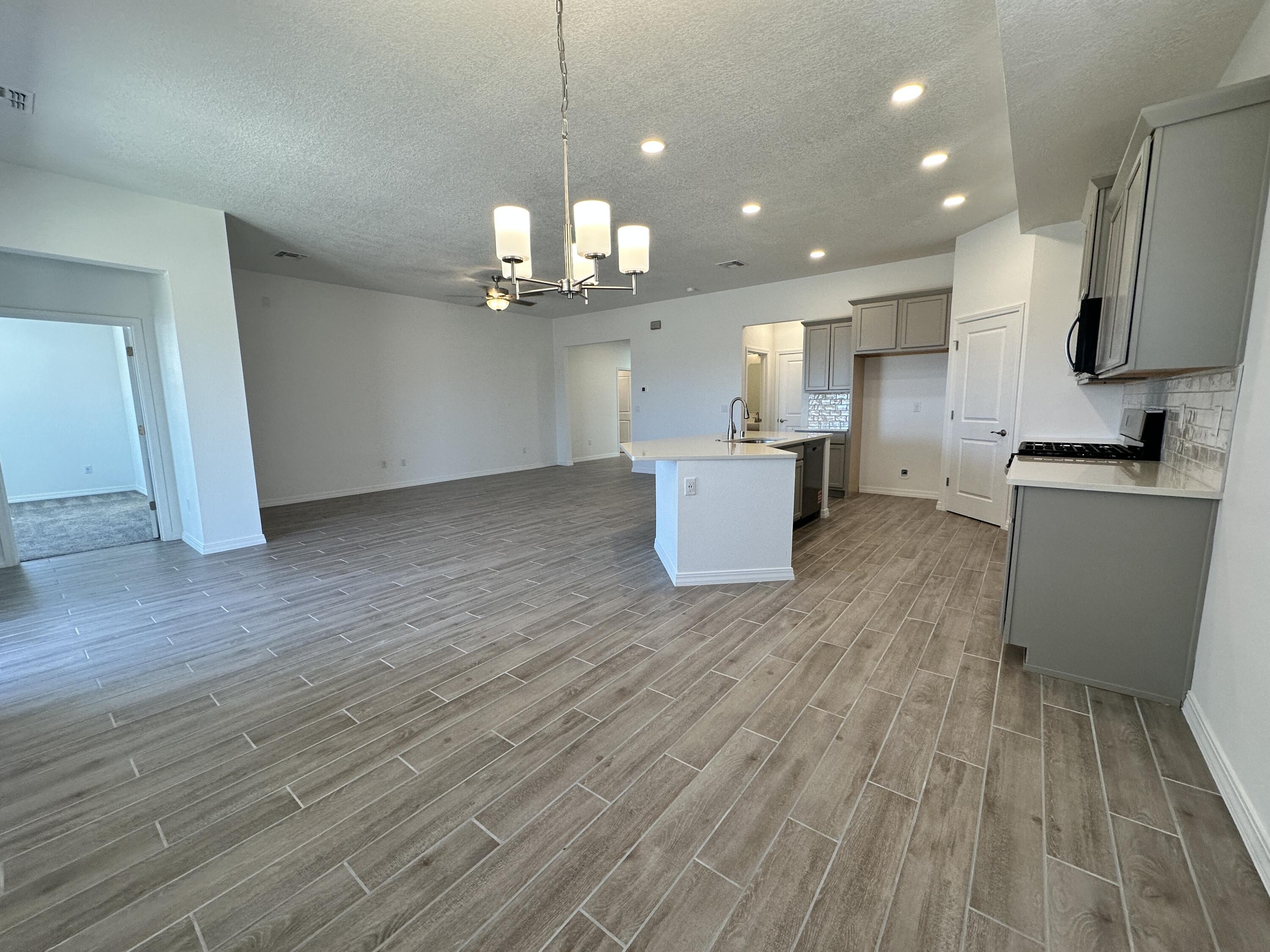 Photo 12 — 1640 Valle De Colores Road NW