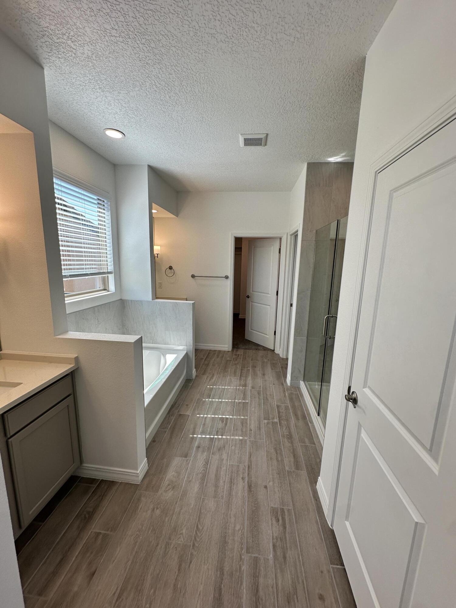 Photo 10 — 1640 Valle De Colores Road NW