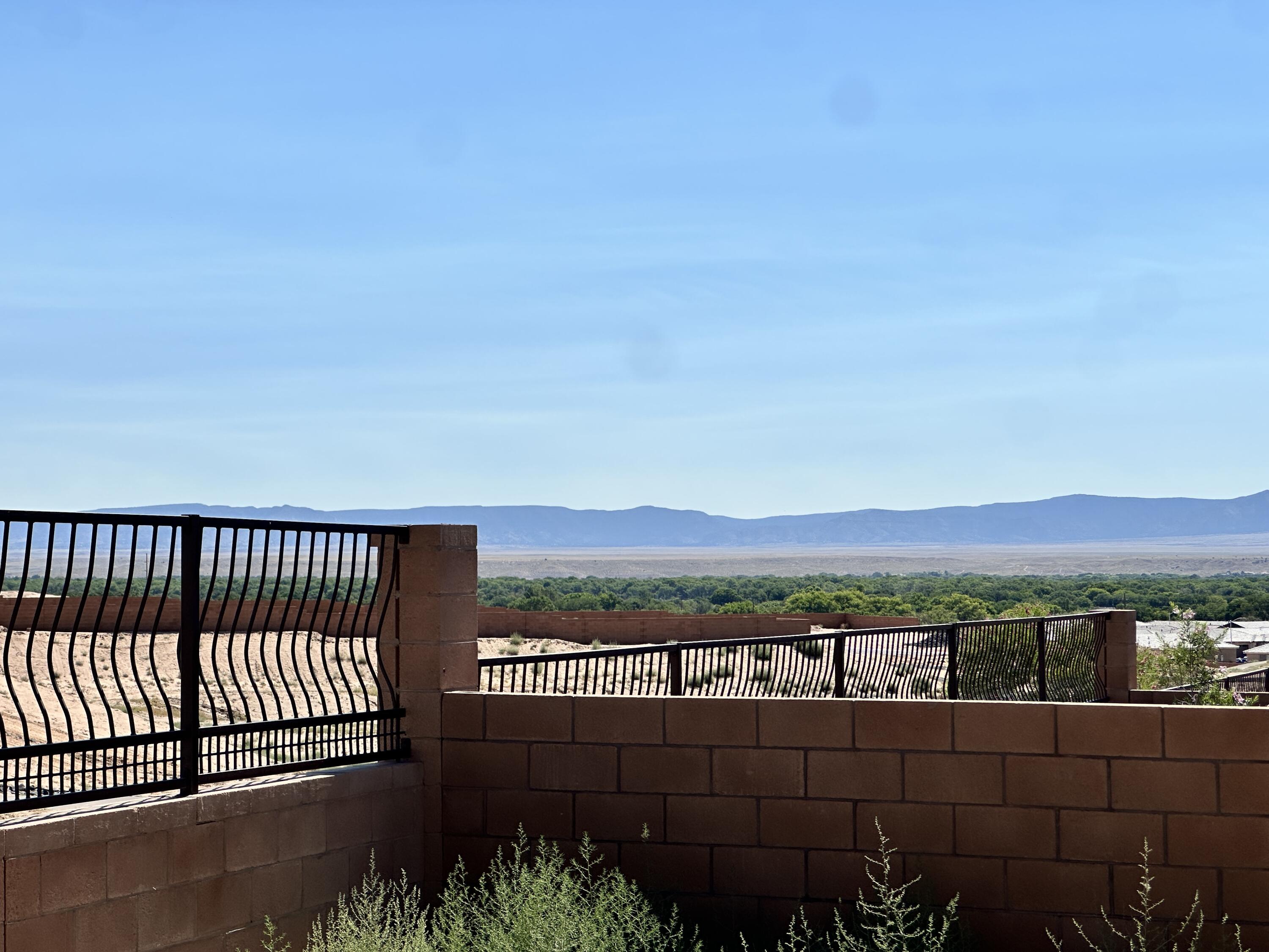 Photo 5 — 1640 Valle De Colores Road NW
