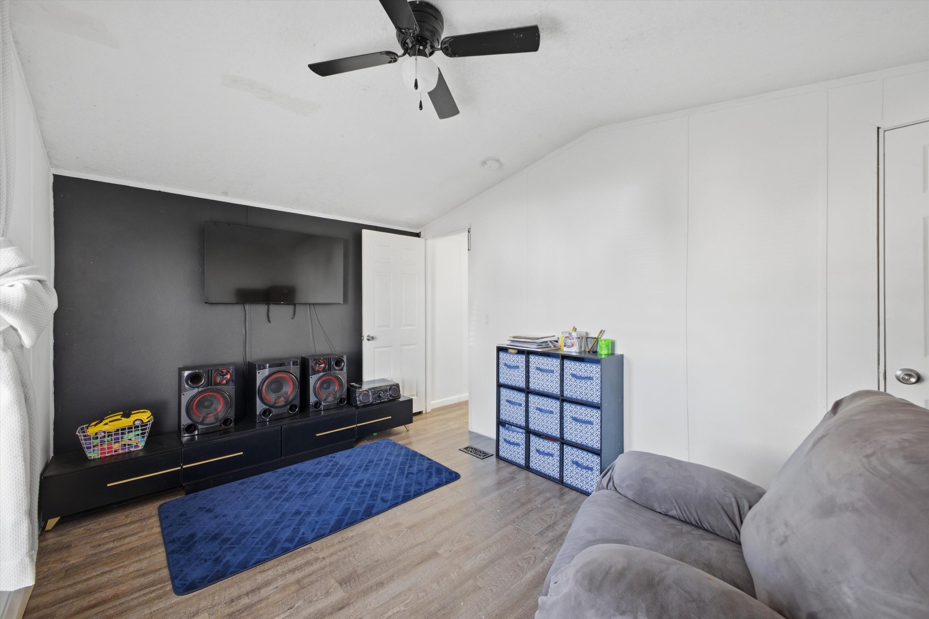 Photo 7 — 224 E Atrisco Vista Boulevard SW TRLR 1020