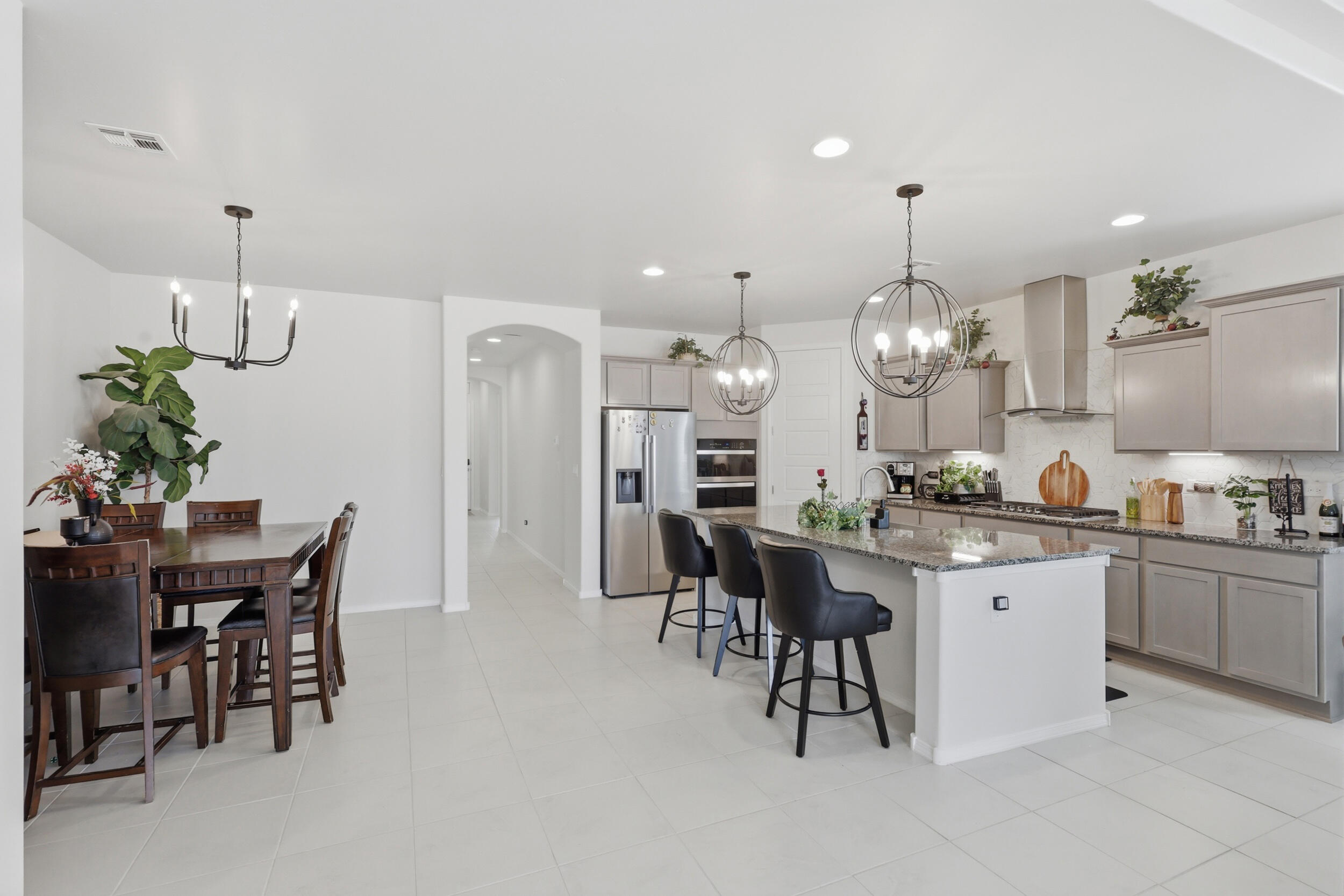 Photo 19 — 215 Needle Avenue SW