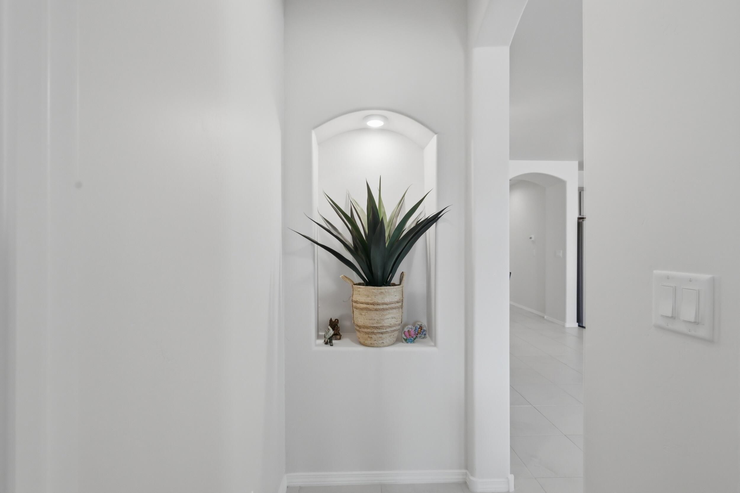 Photo 18 — 215 Needle Avenue SW