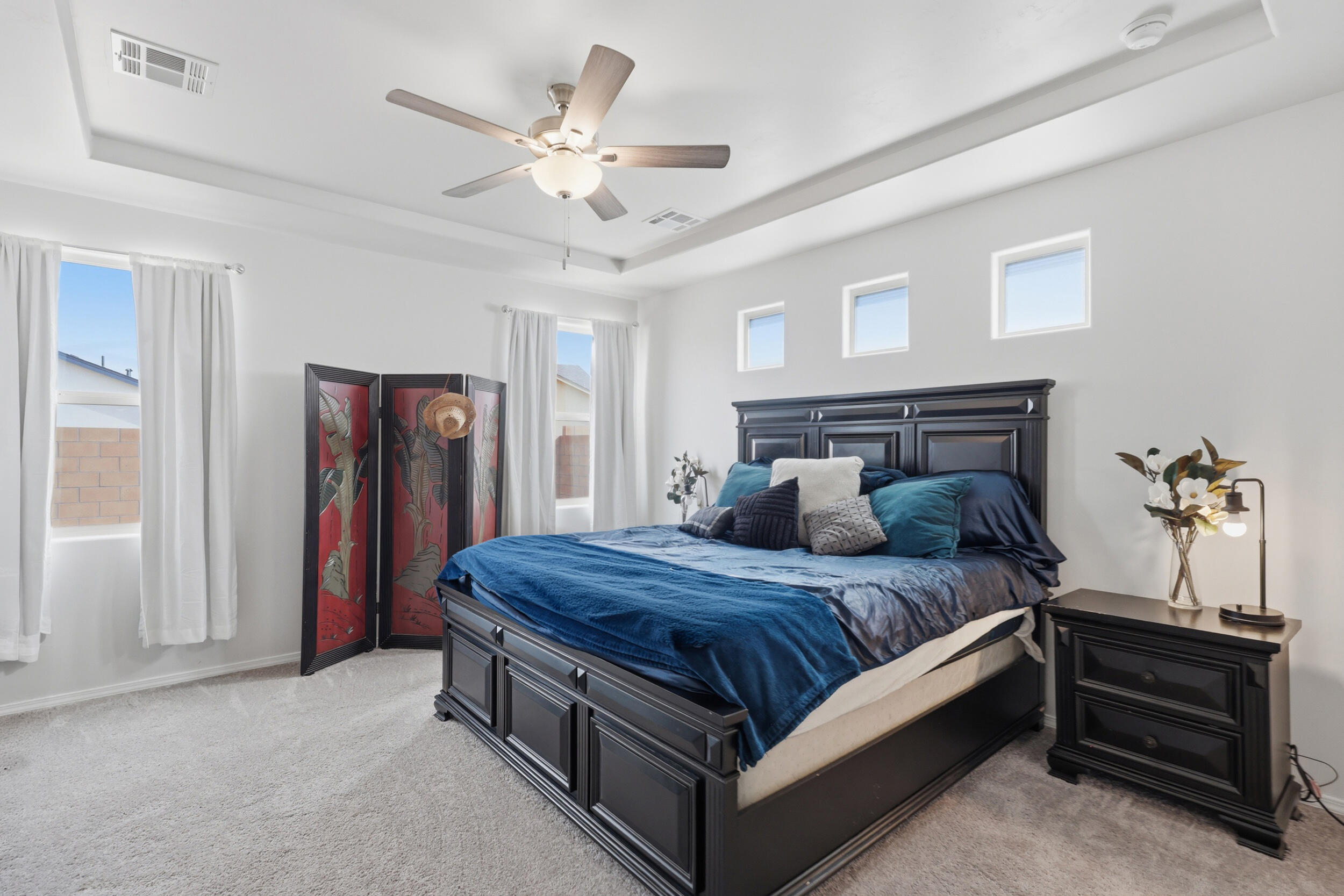 Photo 17 — 215 Needle Avenue SW