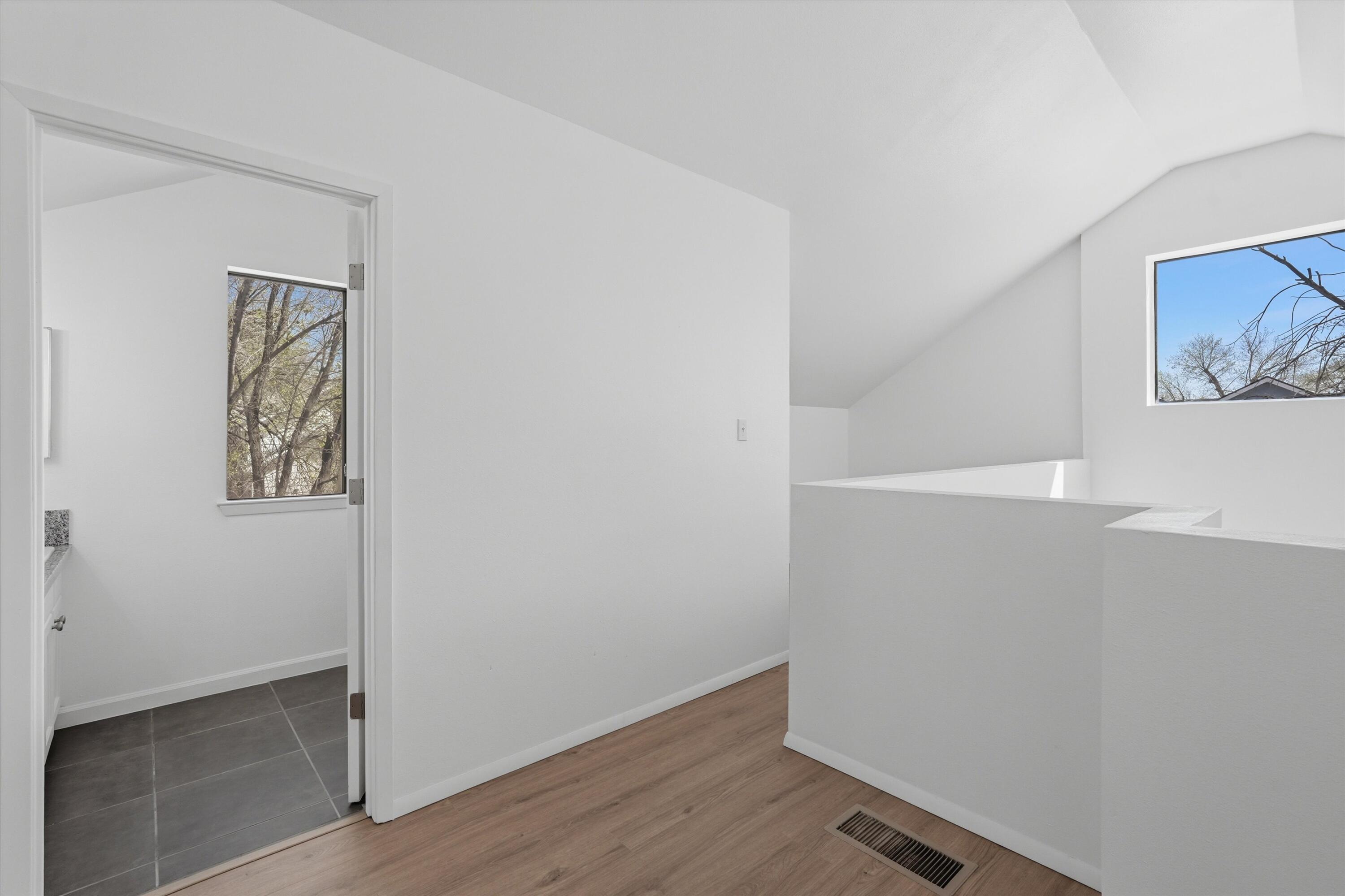 Photo 20 — 725 Barelas Court SW