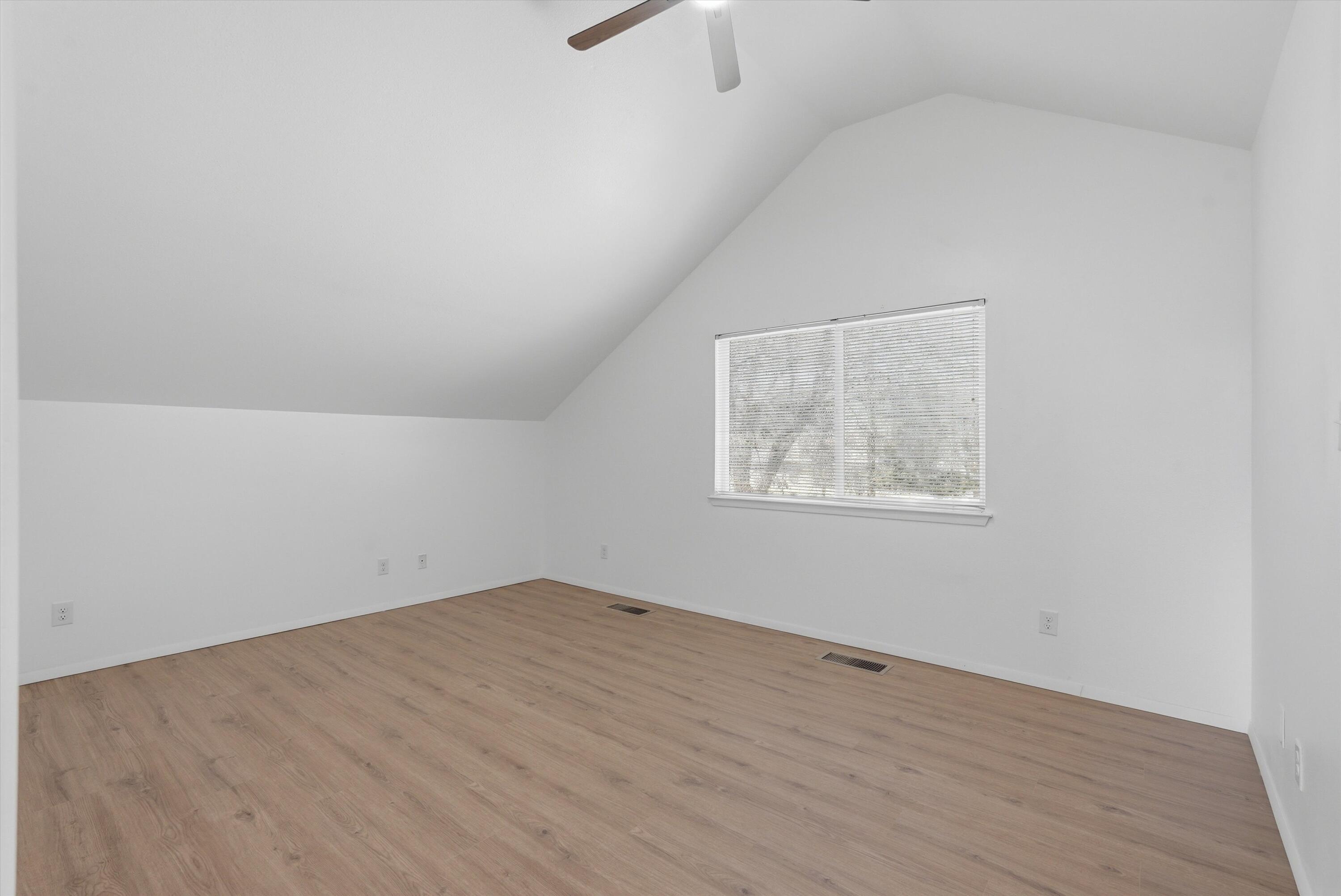 Photo 14 — 725 Barelas Court SW