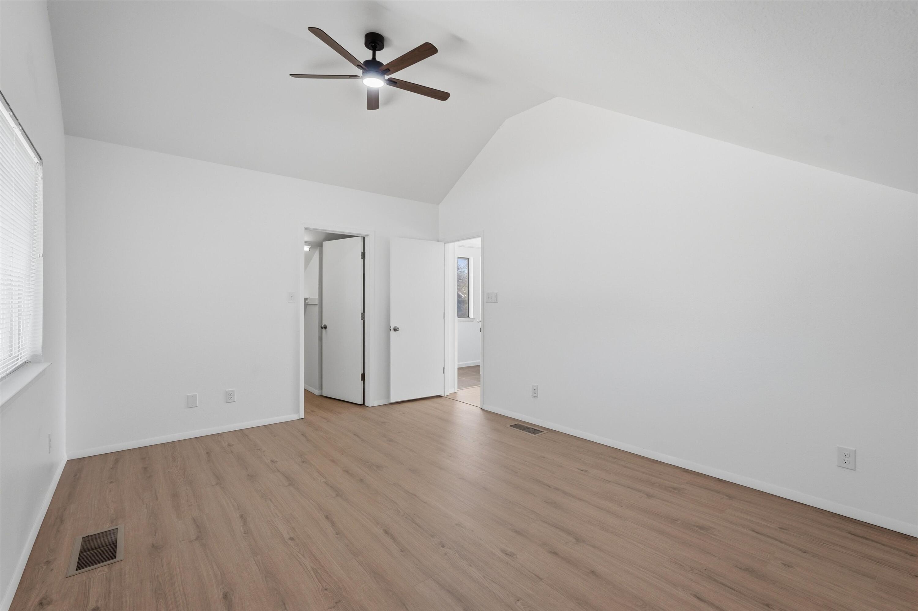 Photo 13 — 725 Barelas Court SW