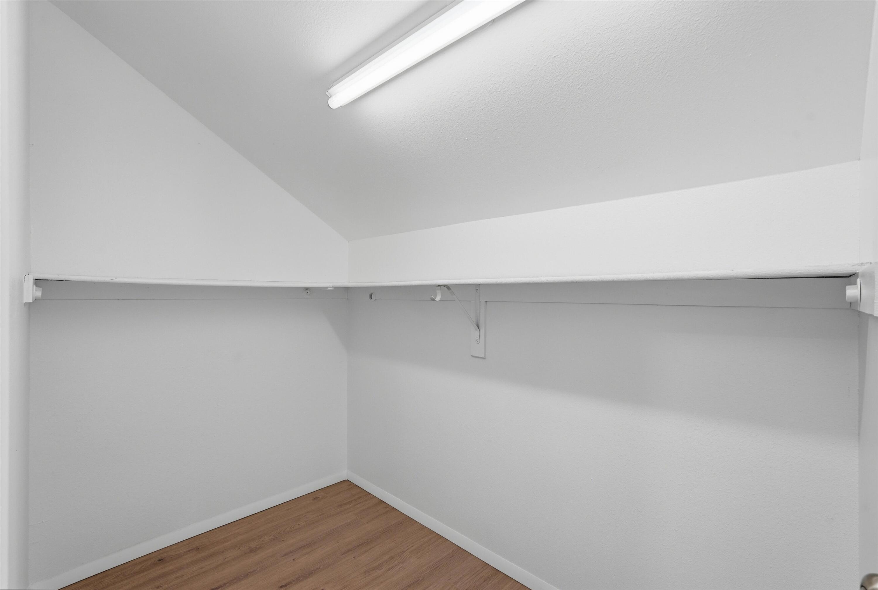 Photo 12 — 725 Barelas Court SW