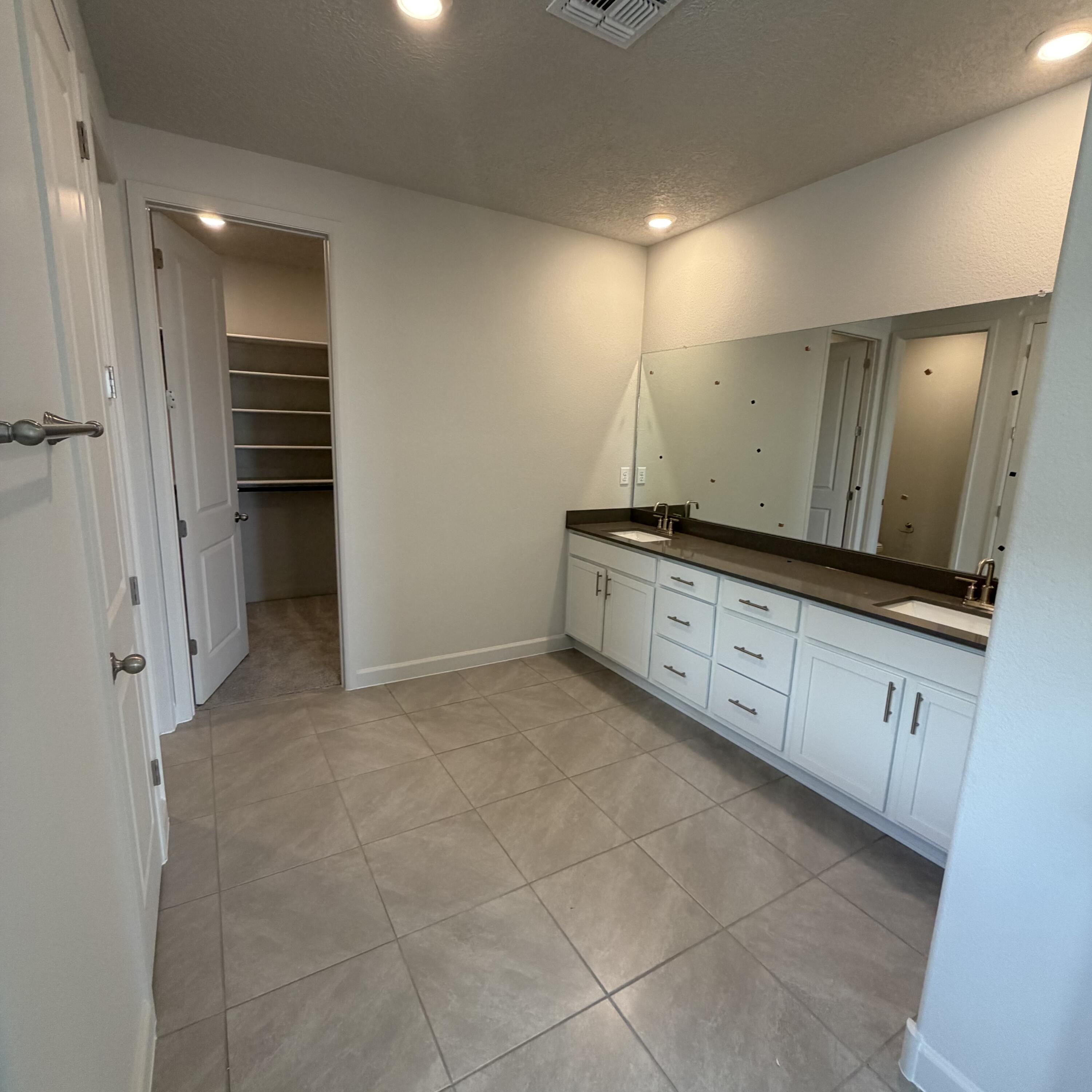 Photo 8 — 2443 Marble Avenue NE