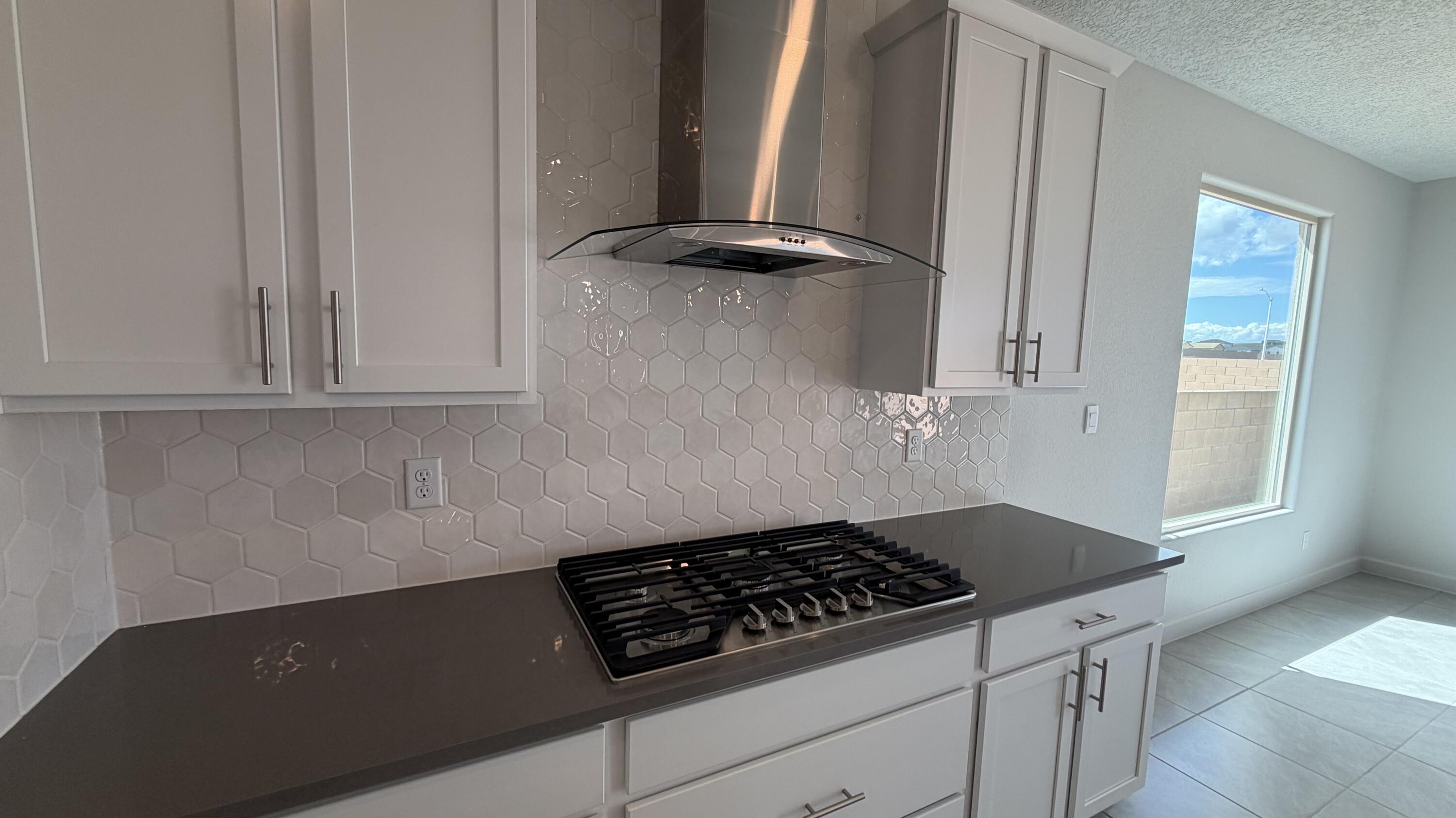 Photo 19 — 2443 Marble Avenue NE