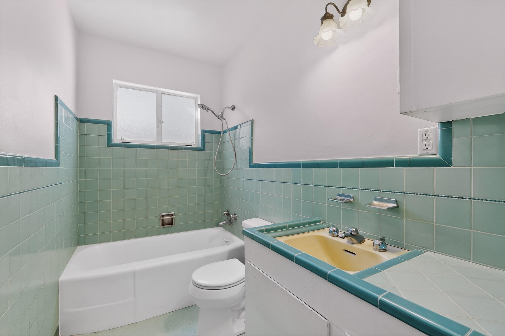 Photo 17 — 4802 Constitution Avenue NE