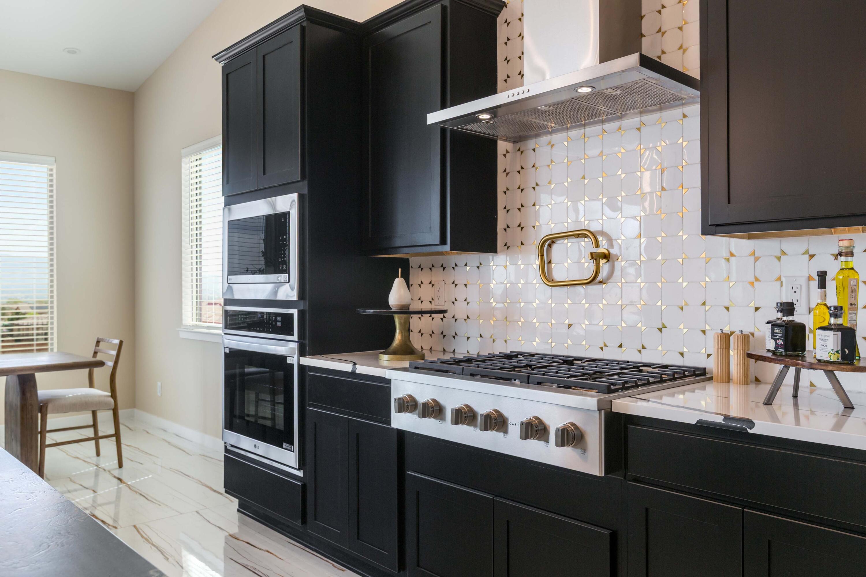 Photo 15 — 6820 Quivira Drive NW