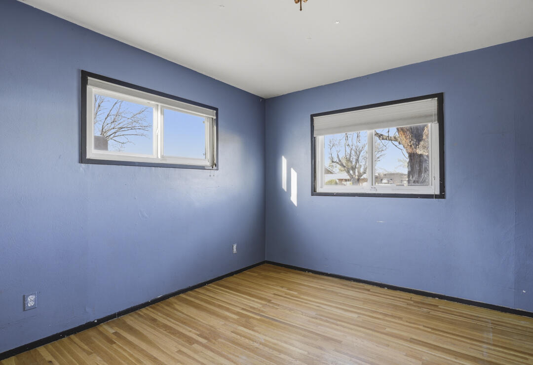 Photo 14 — 824 Monroe Street NE