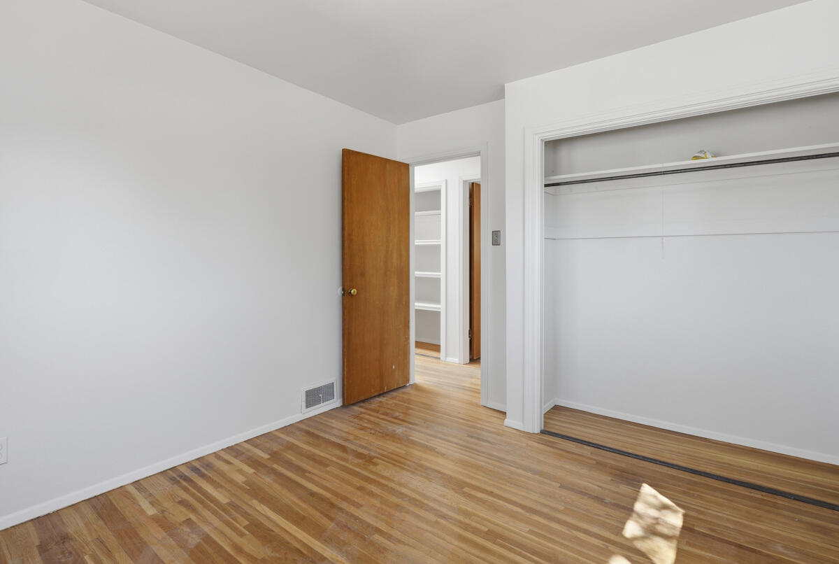 Photo 12 — 824 Monroe Street NE