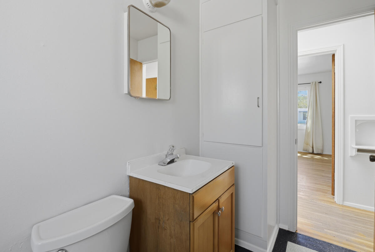 Photo 9 — 824 Monroe Street NE