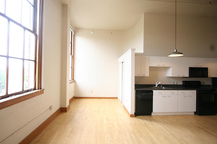 Photo 11 — 100 Broadway Boulevard NE 309