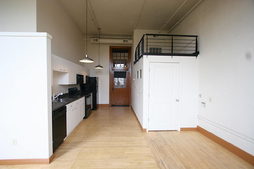 Photo 9 — 100 Broadway Boulevard NE 309