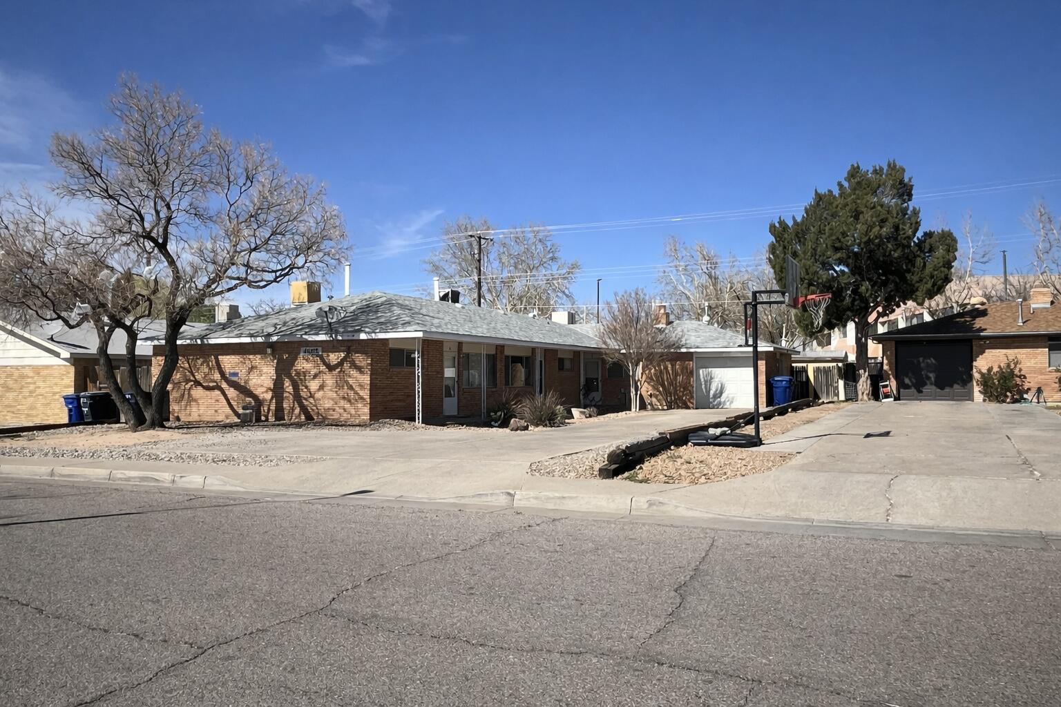 Photo 2 — 4609 Douglas Macarthur Road NE