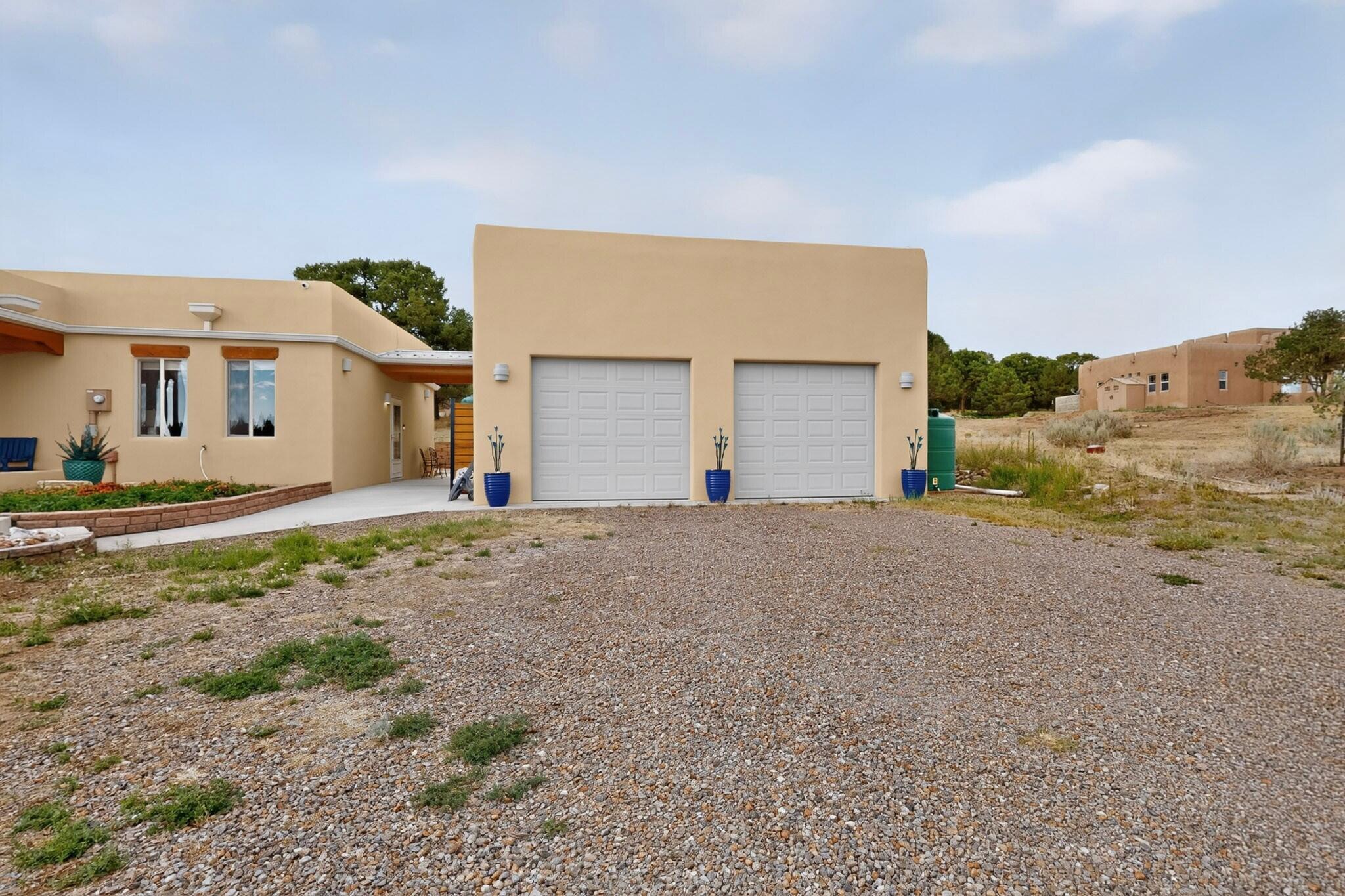 Photo 5 — 6 Naomi Drive