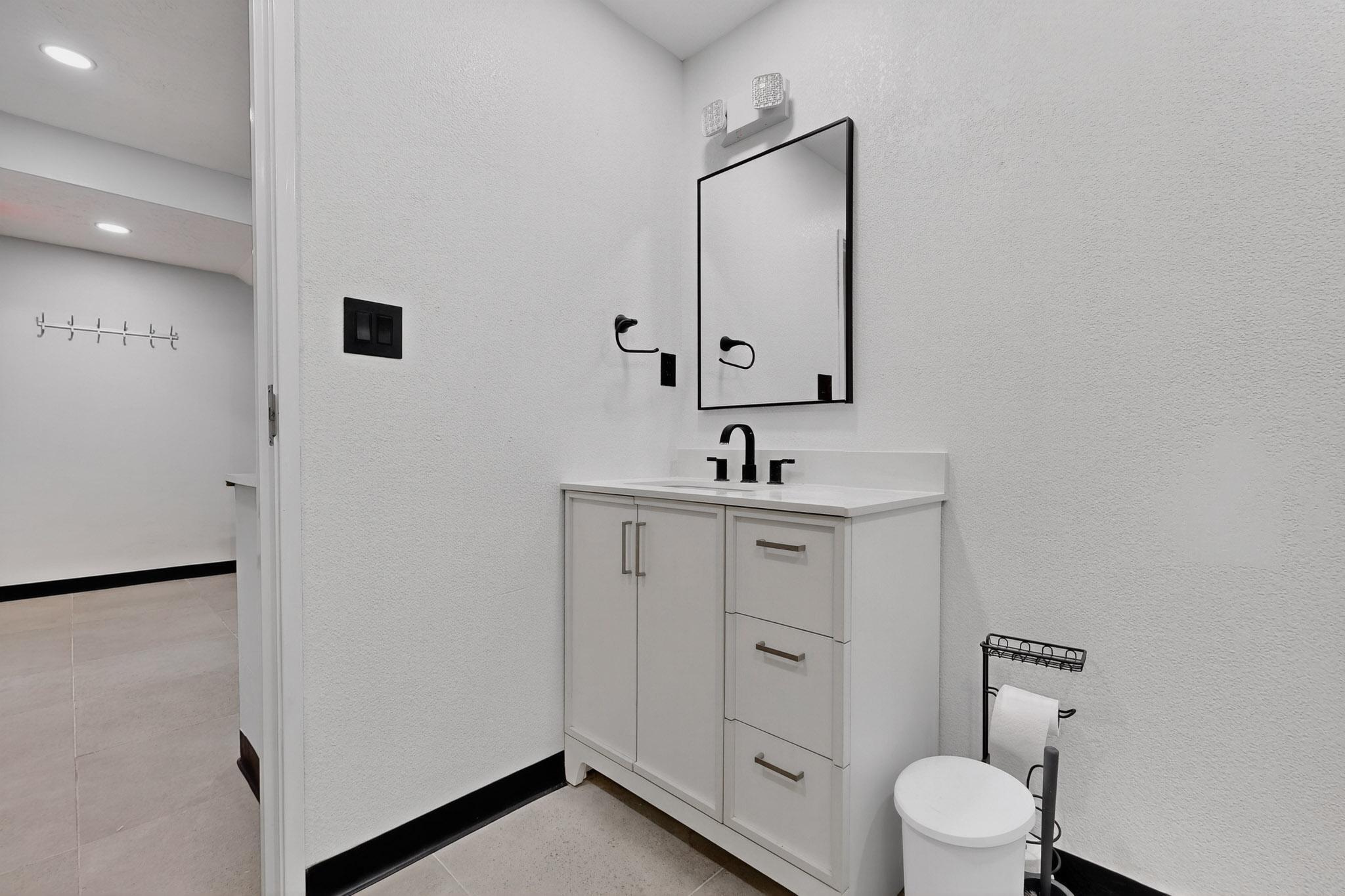 Photo 8 — 8612 PASEO ALAMEDA NE B