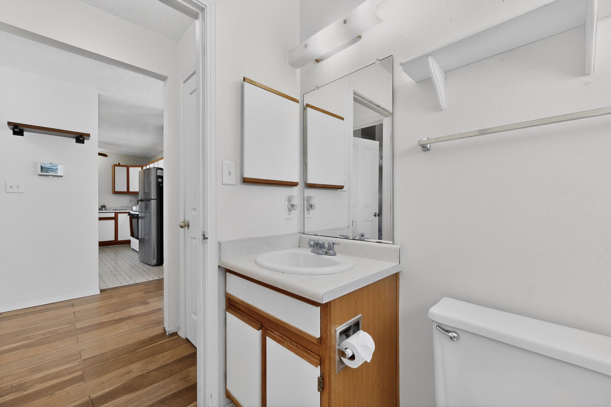 Photo 13 — 1800 Lee Loop NE