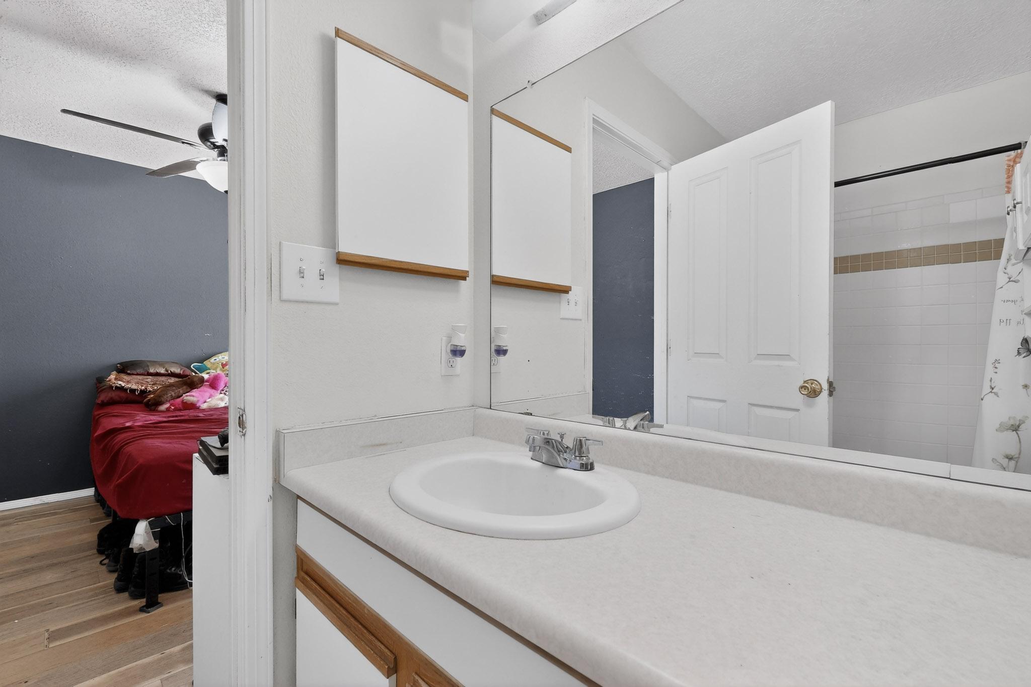 Photo 19 — 1800 Lee Loop NE