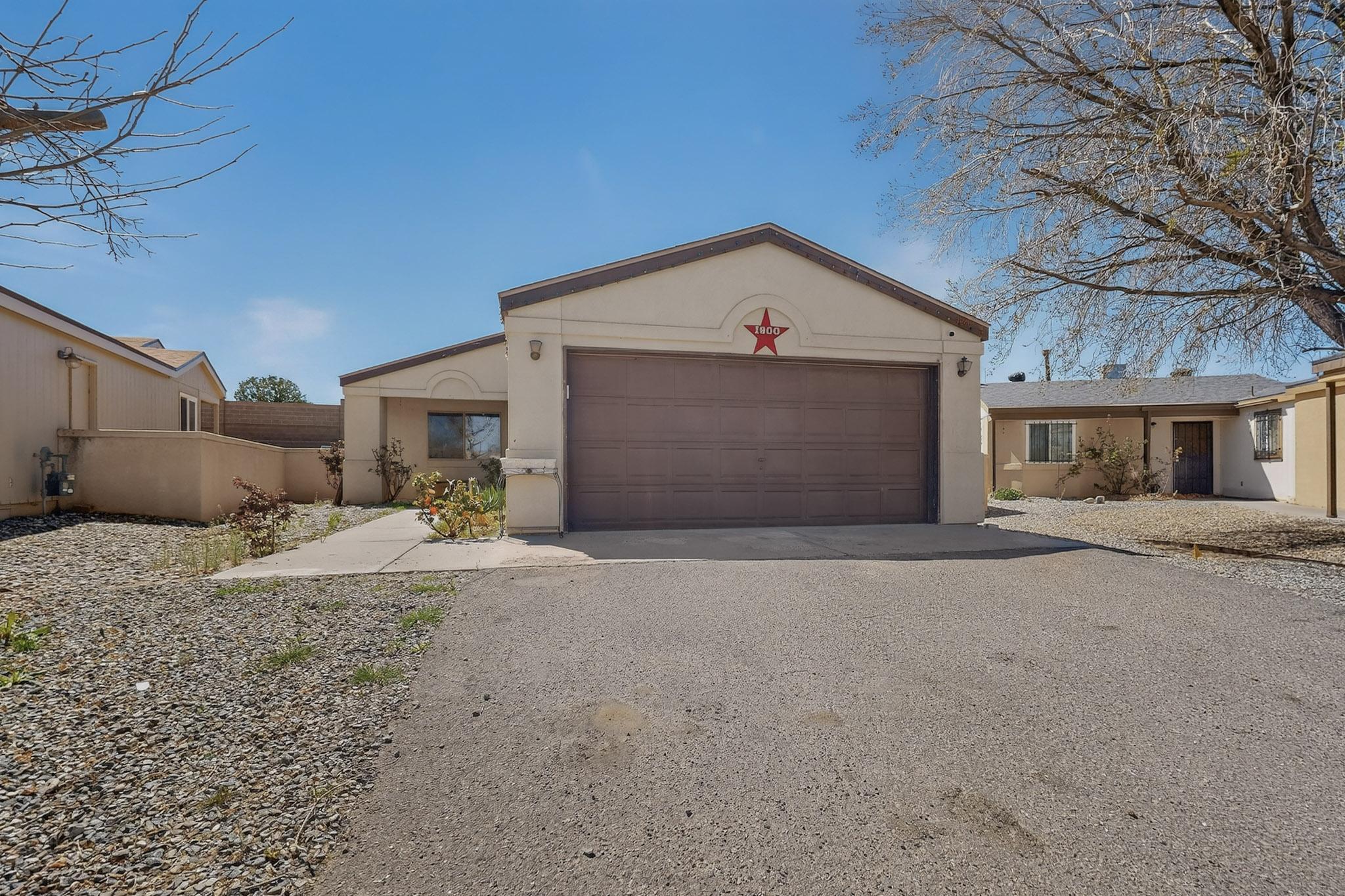 Photo 2 — 1800 Lee Loop NE