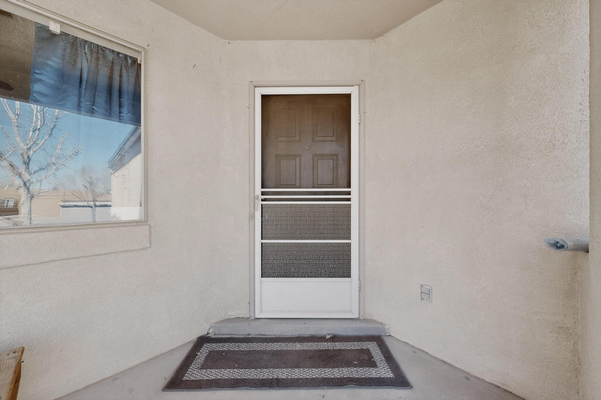 Photo 4 — 1800 Lee Loop NE