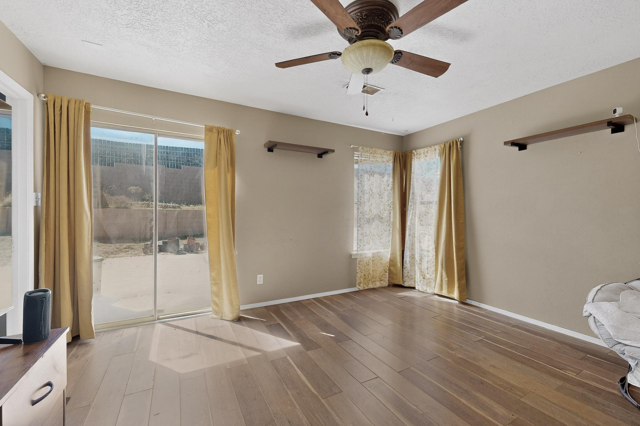 Photo 5 — 1800 Lee Loop NE