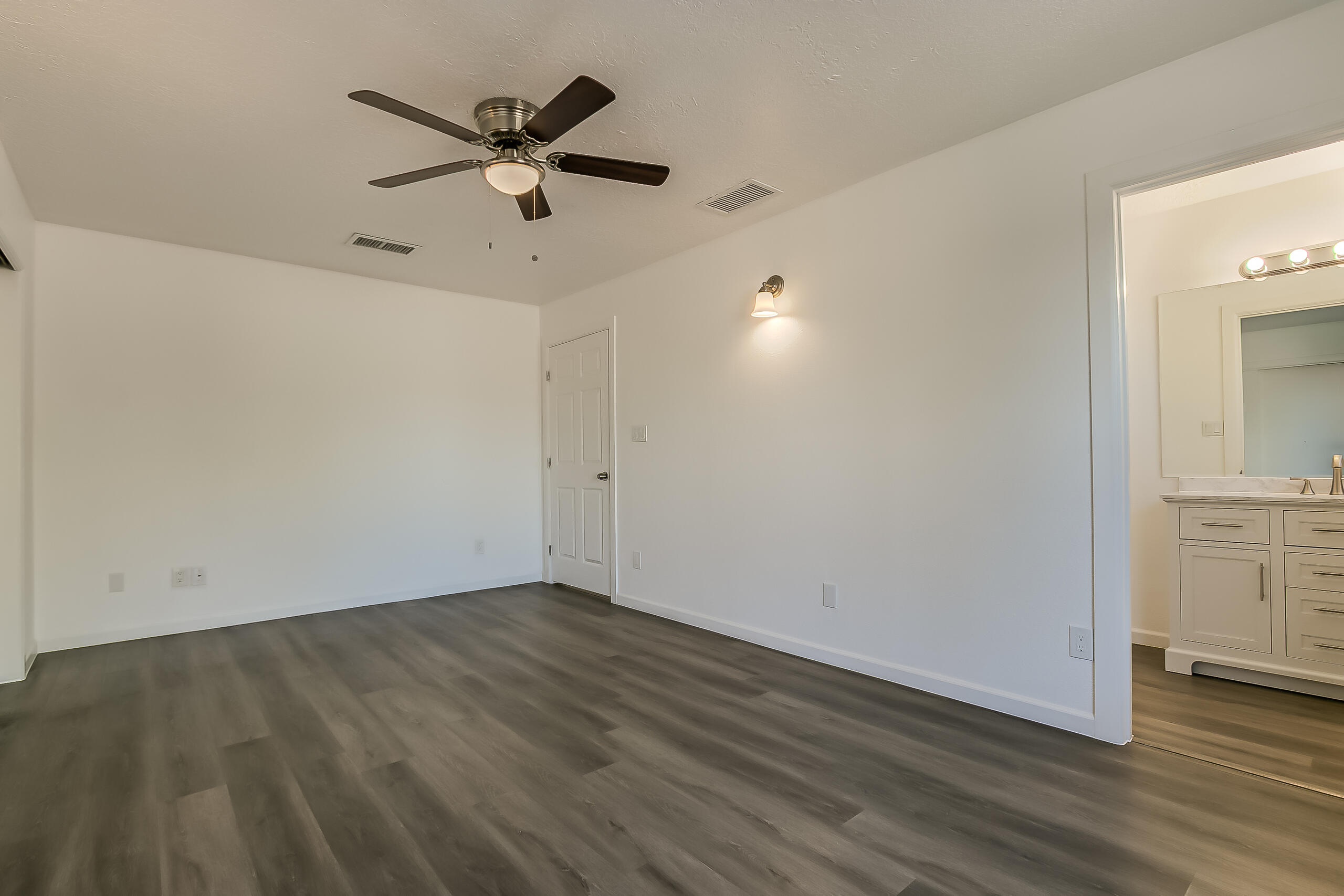 Photo 20 — 3919 San Isidro Street NW