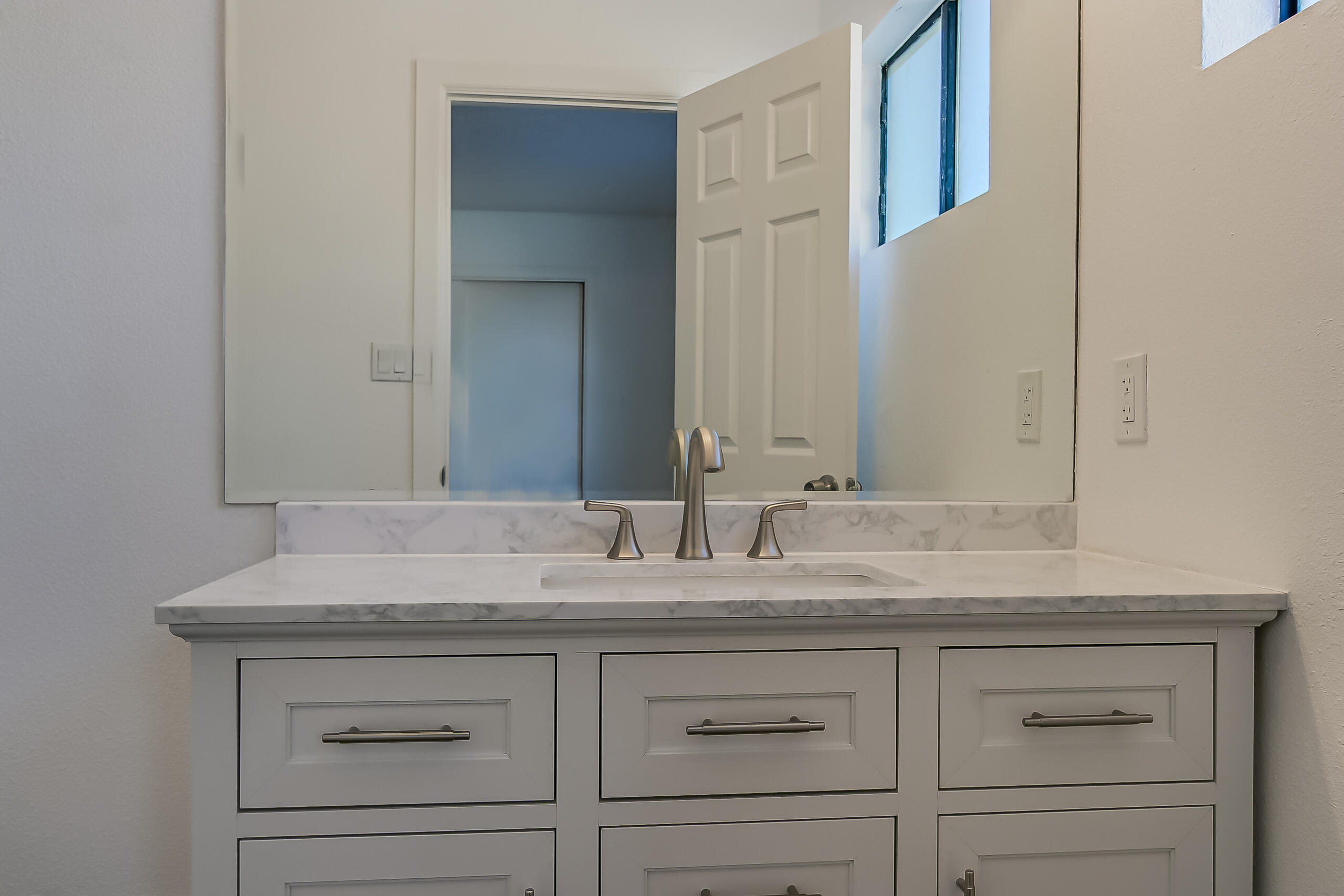 Photo 16 — 3919 San Isidro Street NW