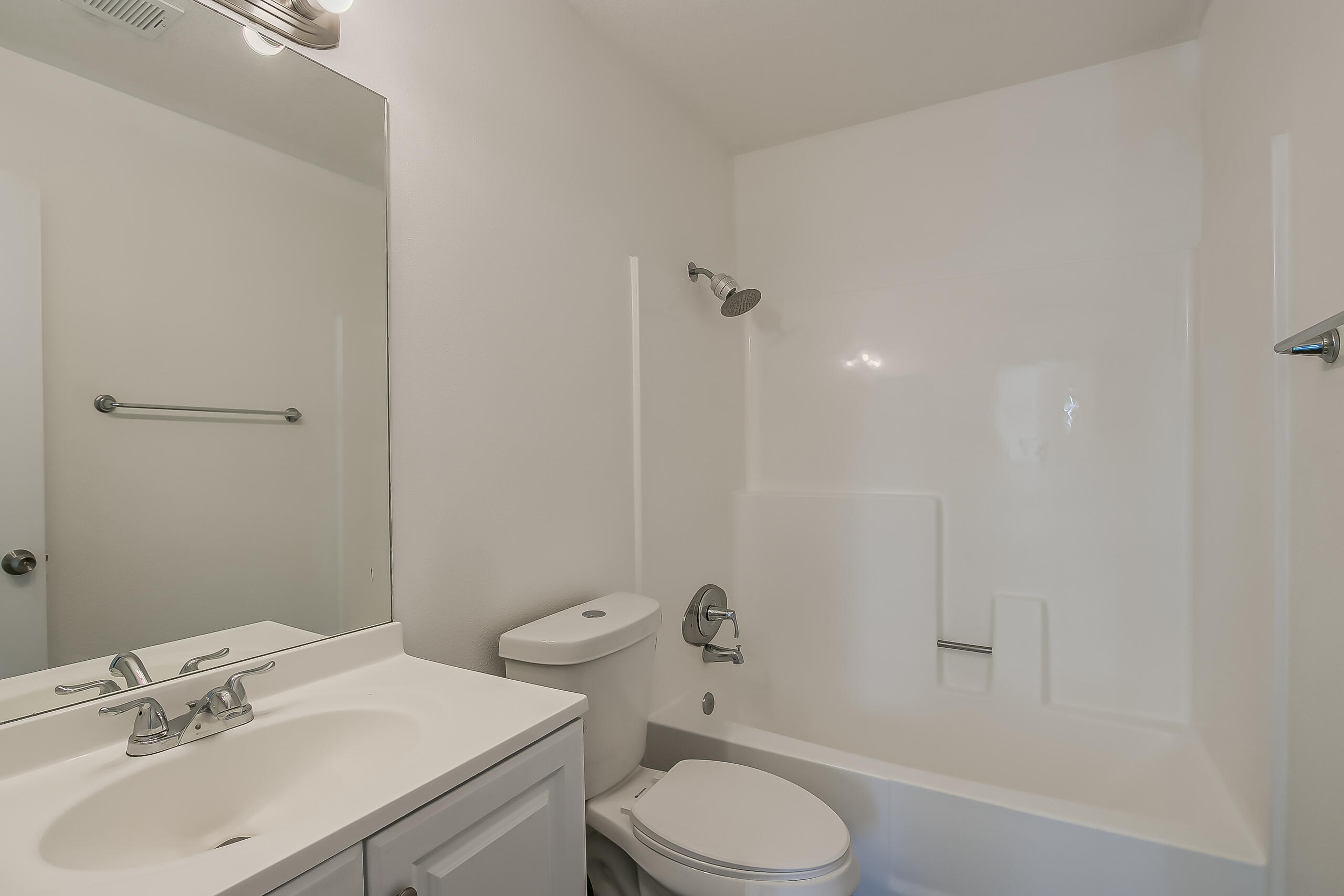 Photo 12 — 3919 San Isidro Street NW