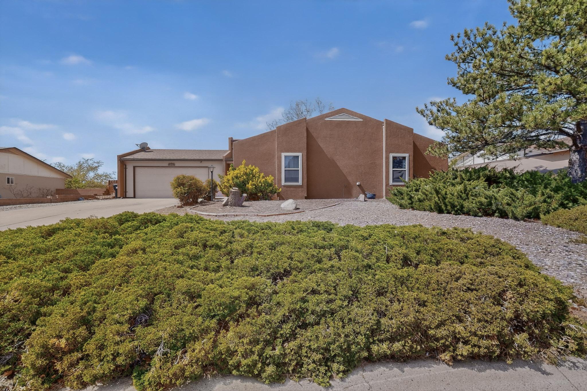 Photo 12 — 717 Casper Road SE
