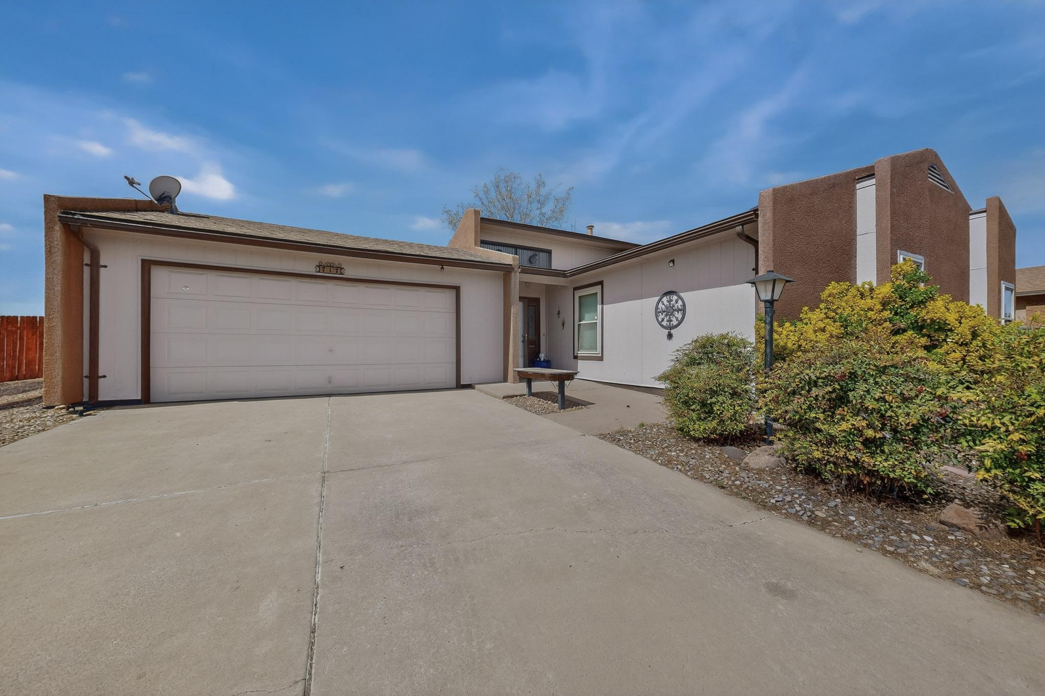 Photo 13 — 717 Casper Road SE