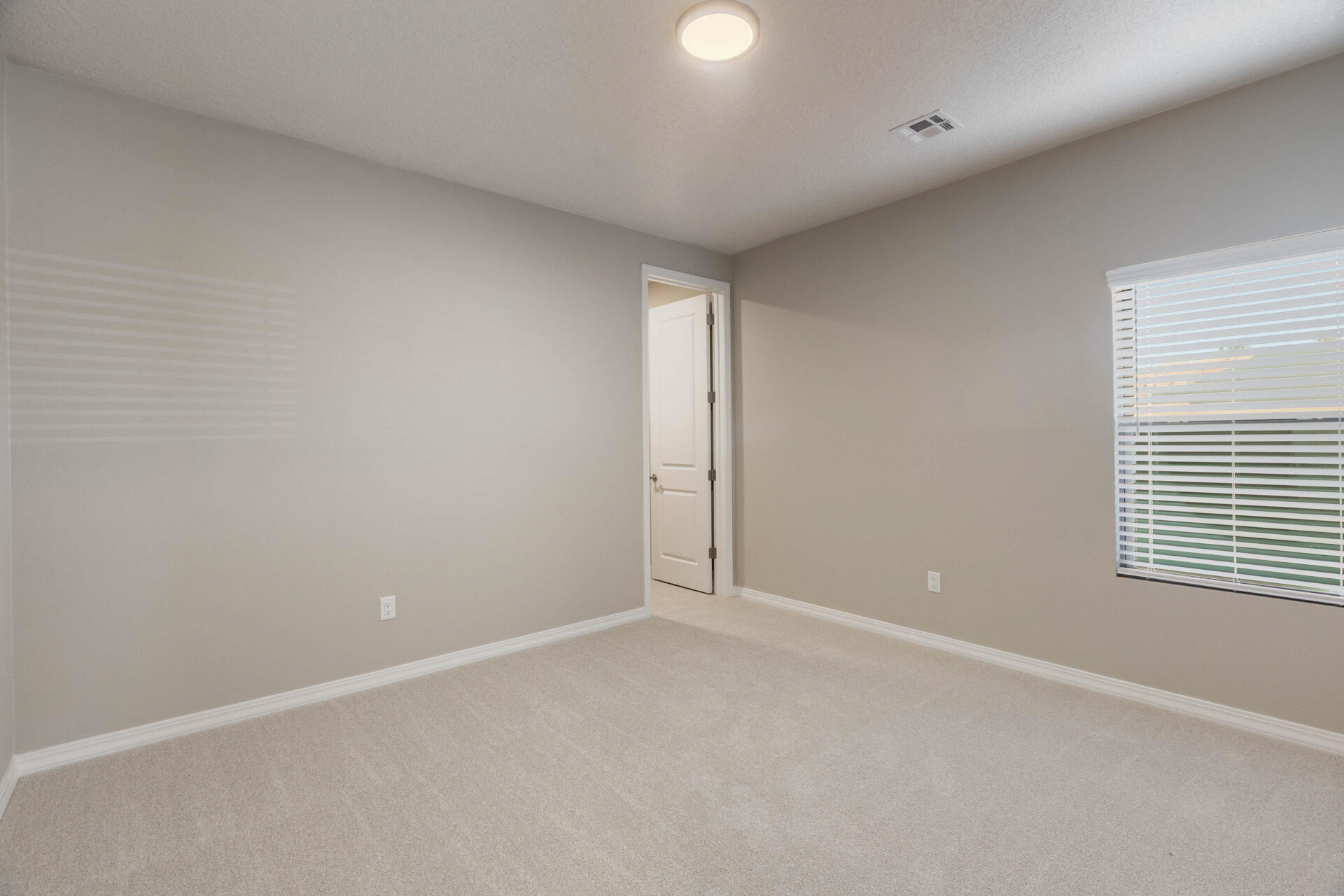 Photo 12 — 6923 Ava Road NE