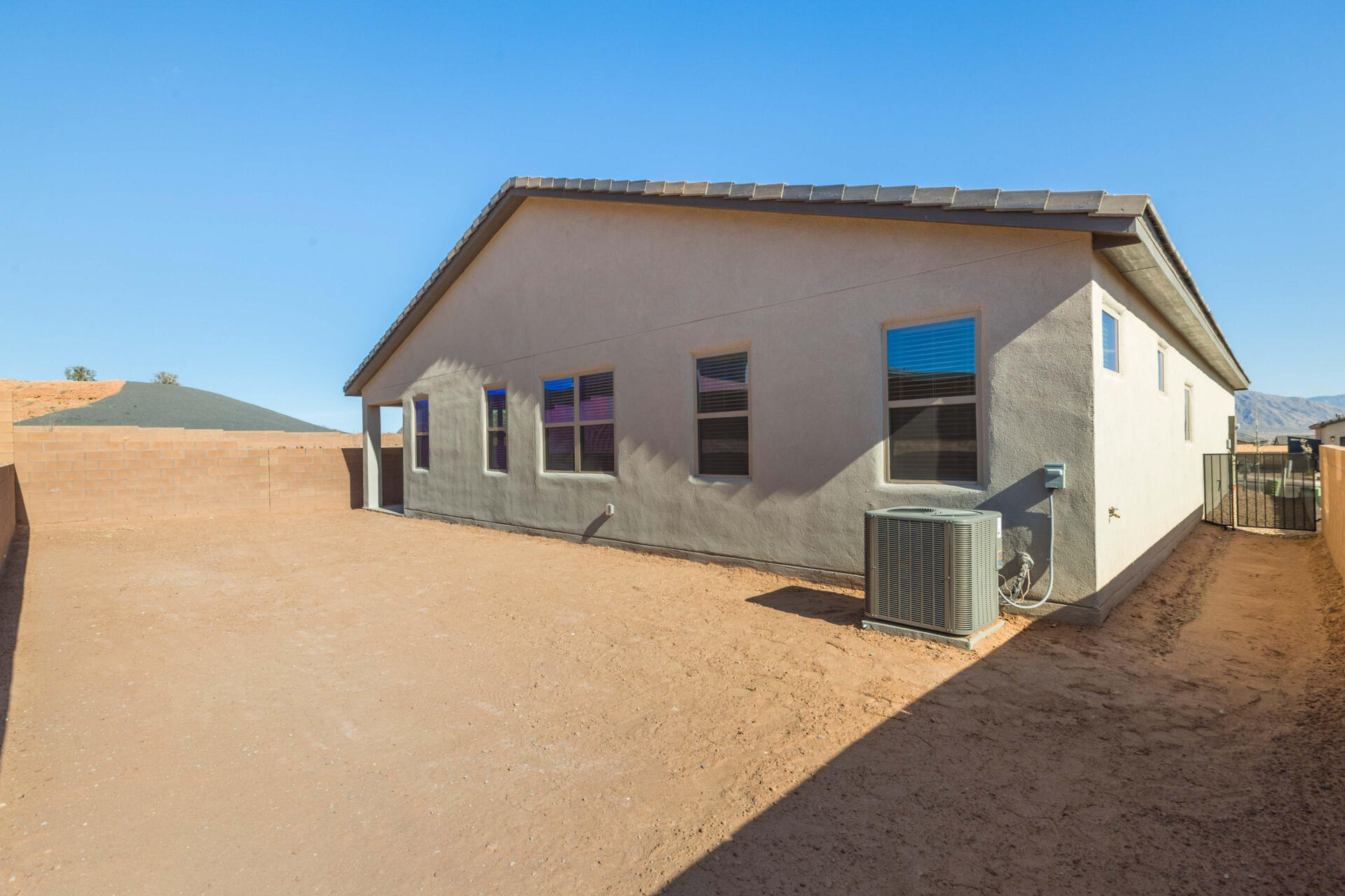 Photo 3 — 6923 Ava Road NE