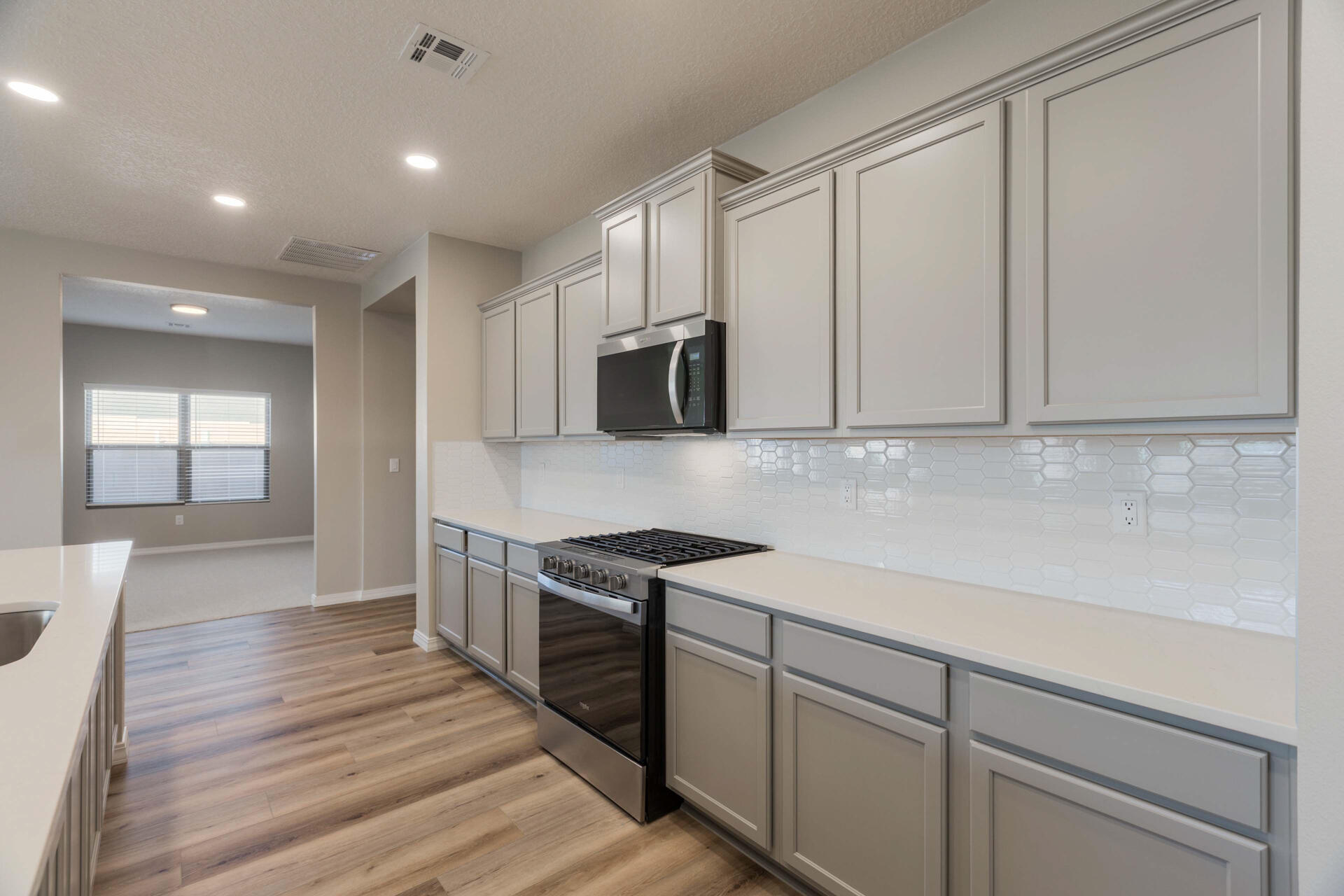 Photo 19 — 6923 Ava Road NE