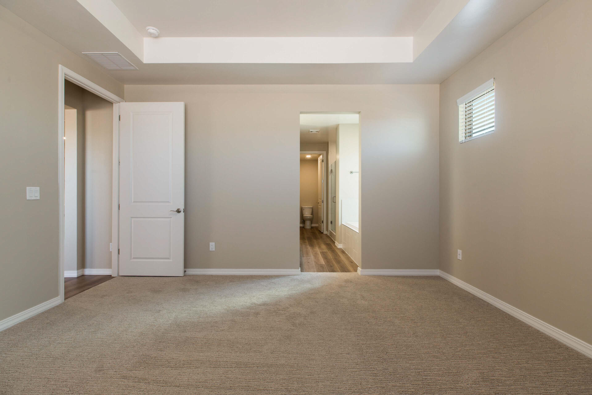 Photo 18 — 6929 Archer Road NE