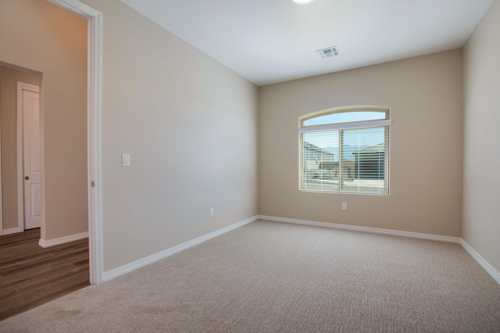 Photo 12 — 6929 Archer Road NE