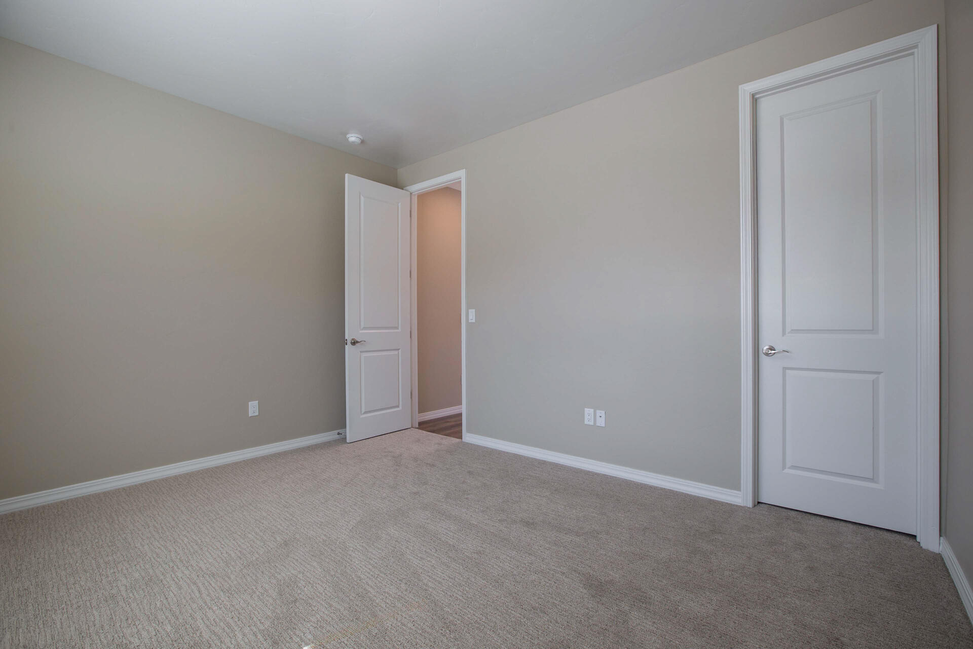 Photo 8 — 6929 Archer Road NE
