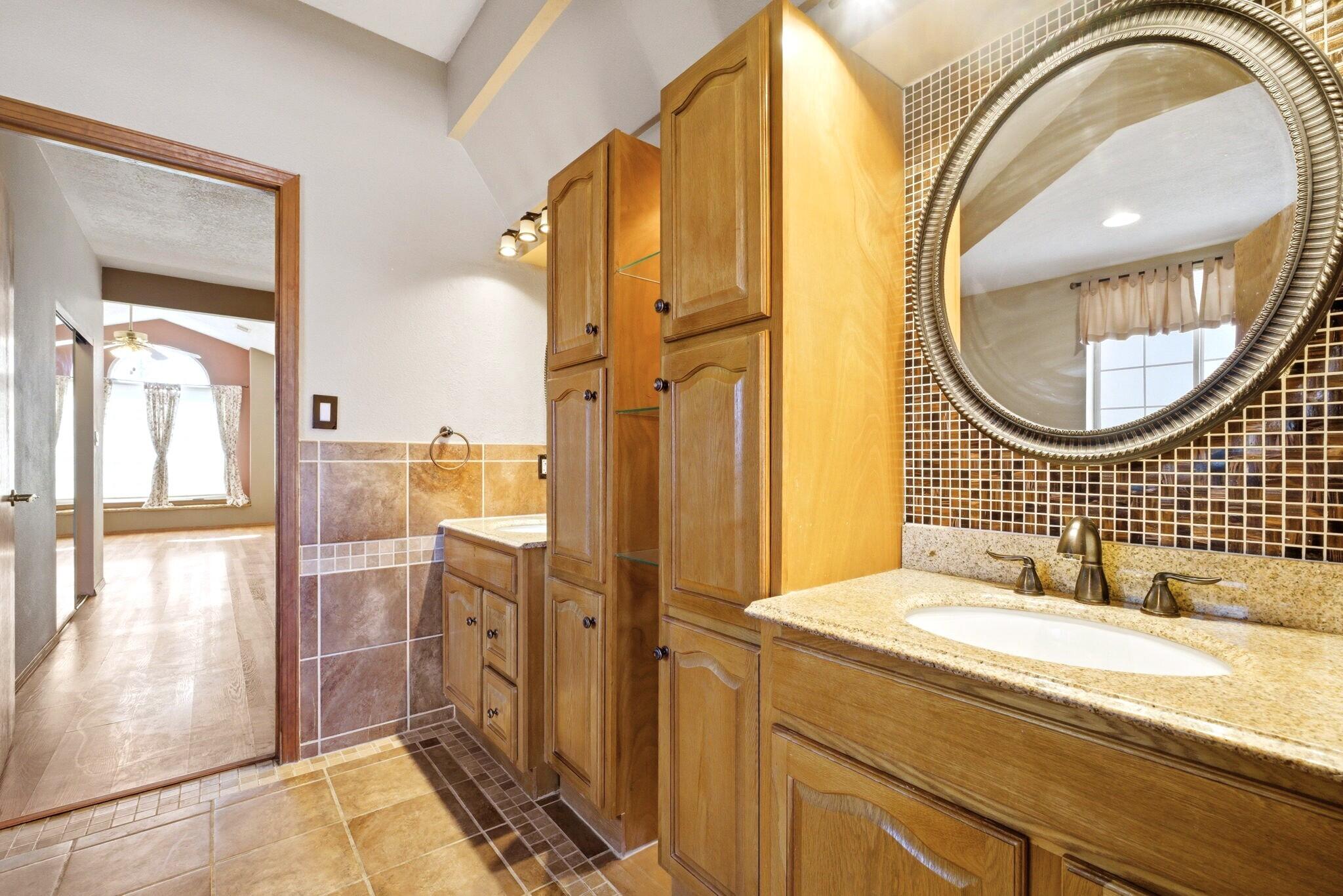 Photo 20 — 2881 Chessman Drive SE