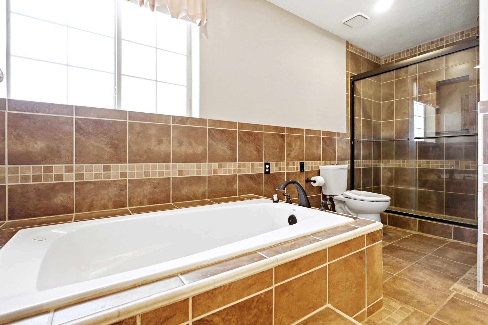 Photo 18 — 2881 Chessman Drive SE