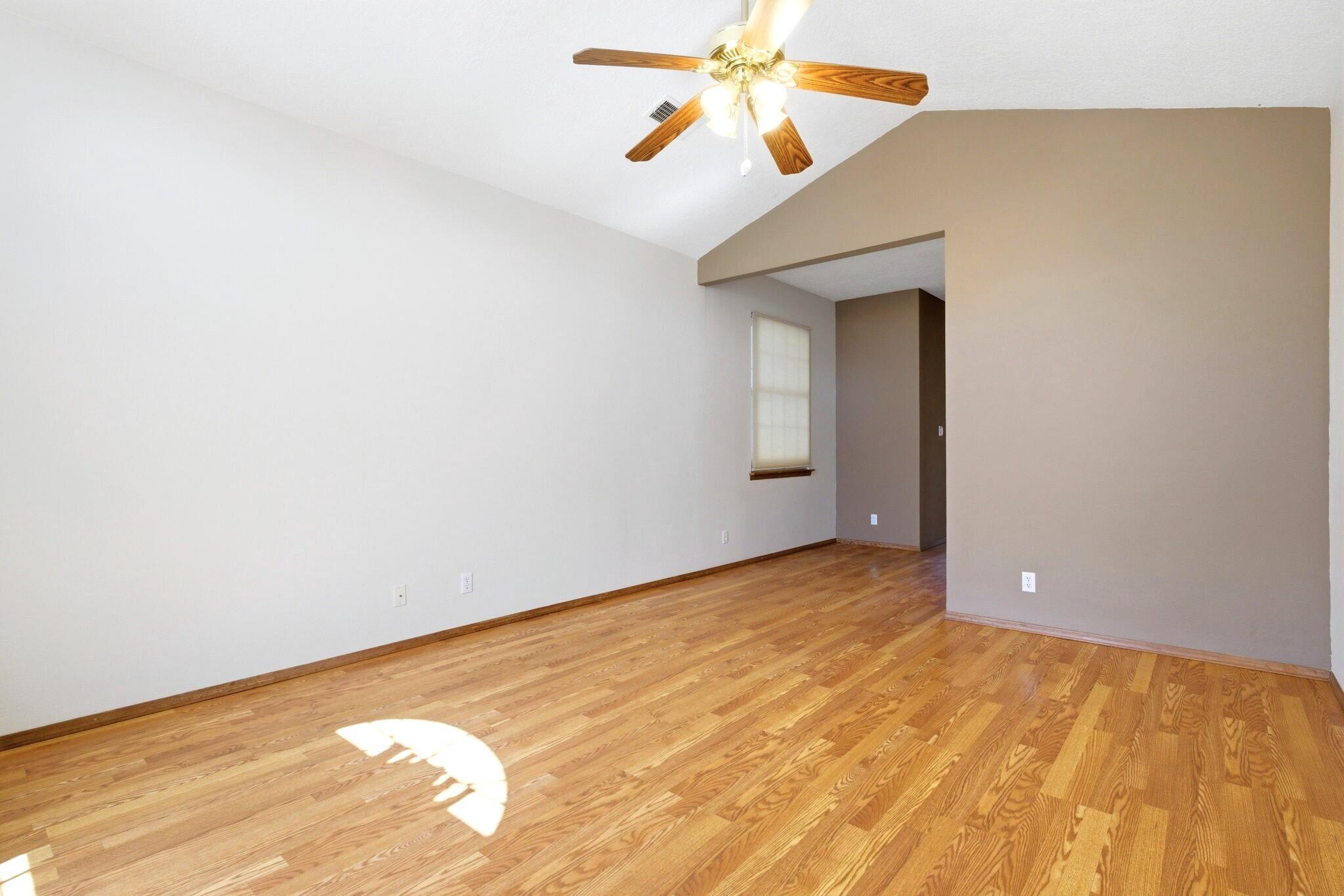 Photo 16 — 2881 Chessman Drive SE