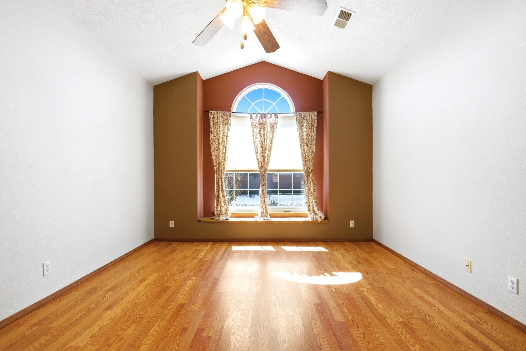 Photo 15 — 2881 Chessman Drive SE