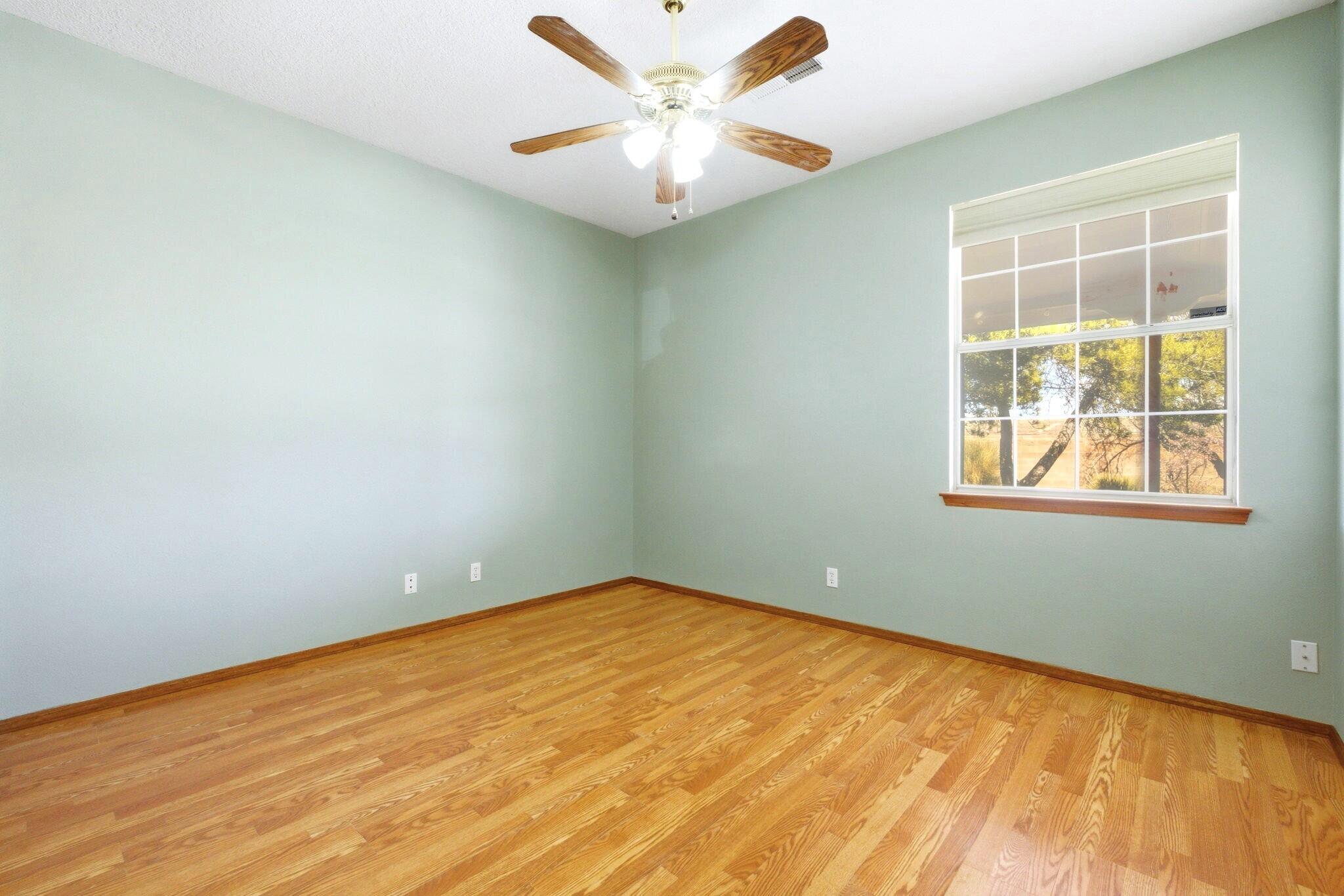 Photo 14 — 2881 Chessman Drive SE
