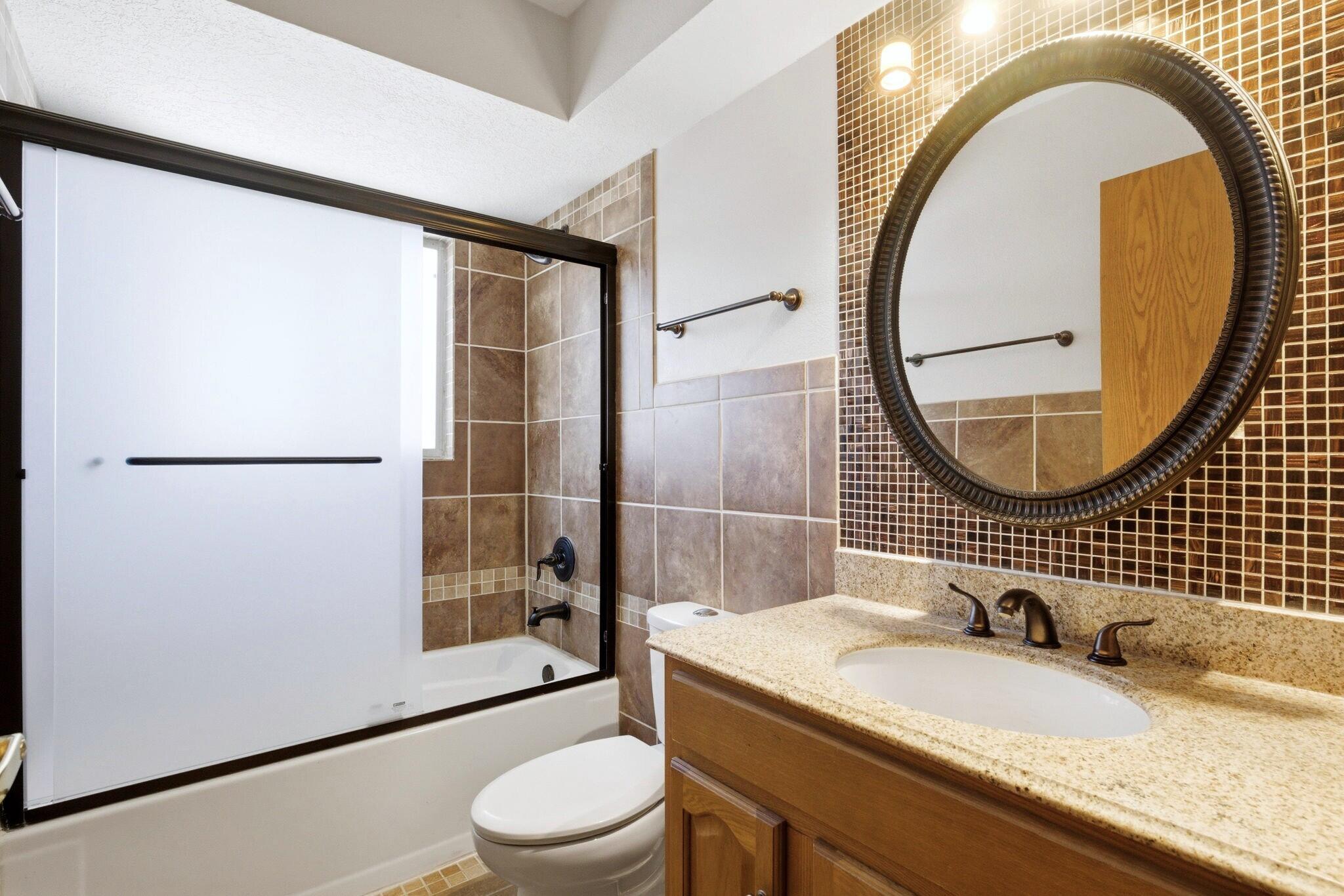 Photo 12 — 2881 Chessman Drive SE