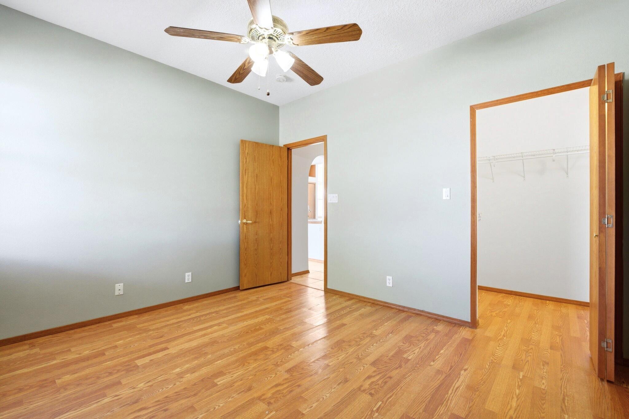 Photo 10 — 2881 Chessman Drive SE
