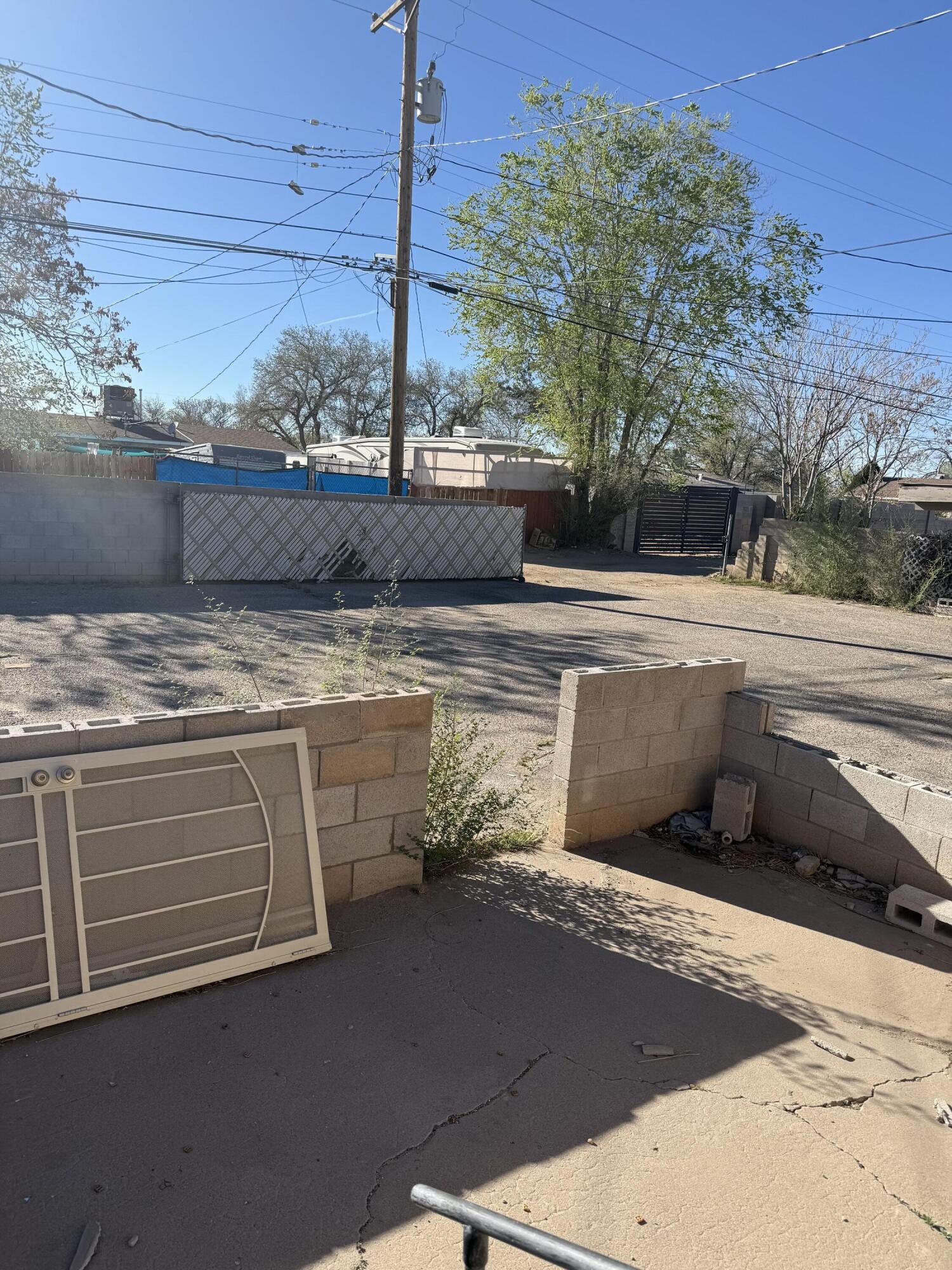 Photo 6 — 2837 San Mateo Boulevard NE