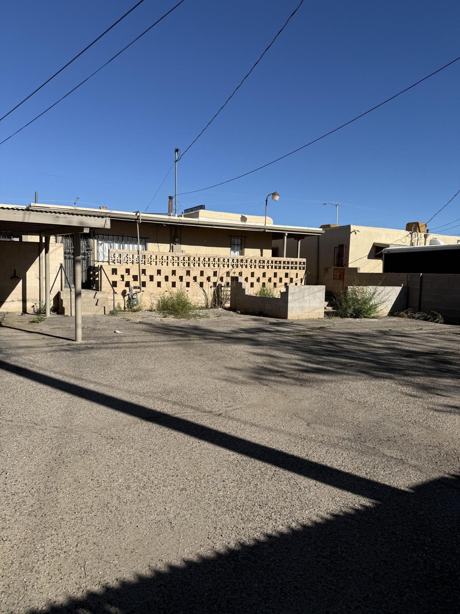 Photo 4 — 2837 San Mateo Boulevard NE