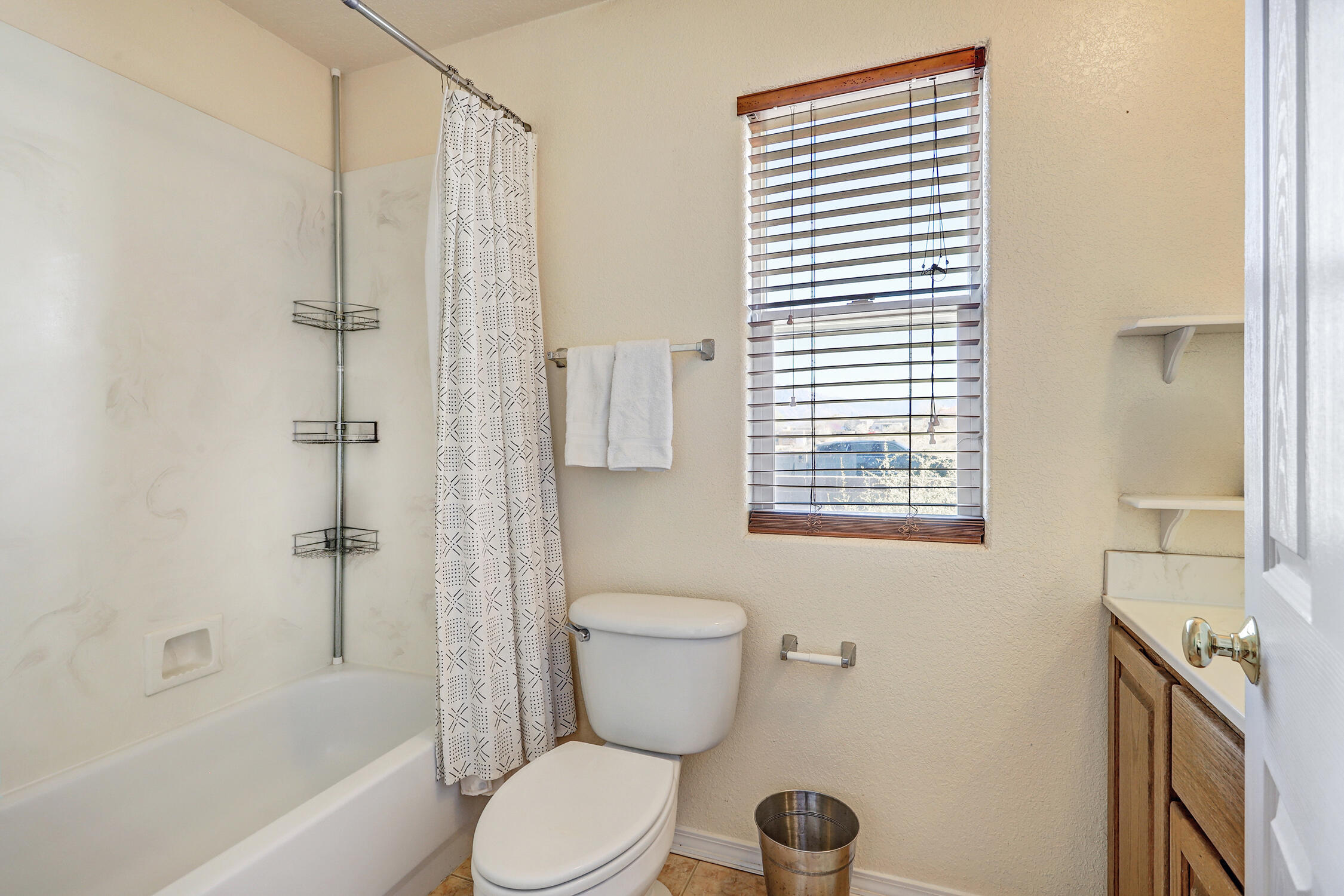Photo 11 — 5751 Cody Road NE